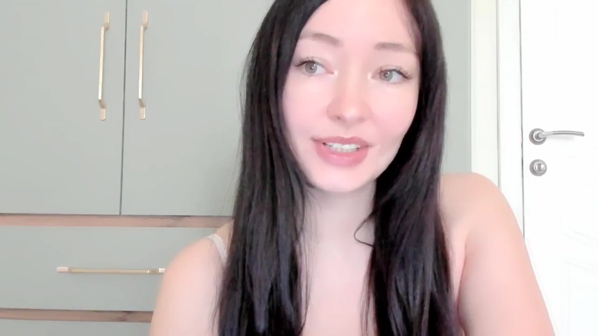 Gallery image thumbnail from DamnGooood's myfreecams stream on, 03/19/2026, 04:29 image 18 of 20