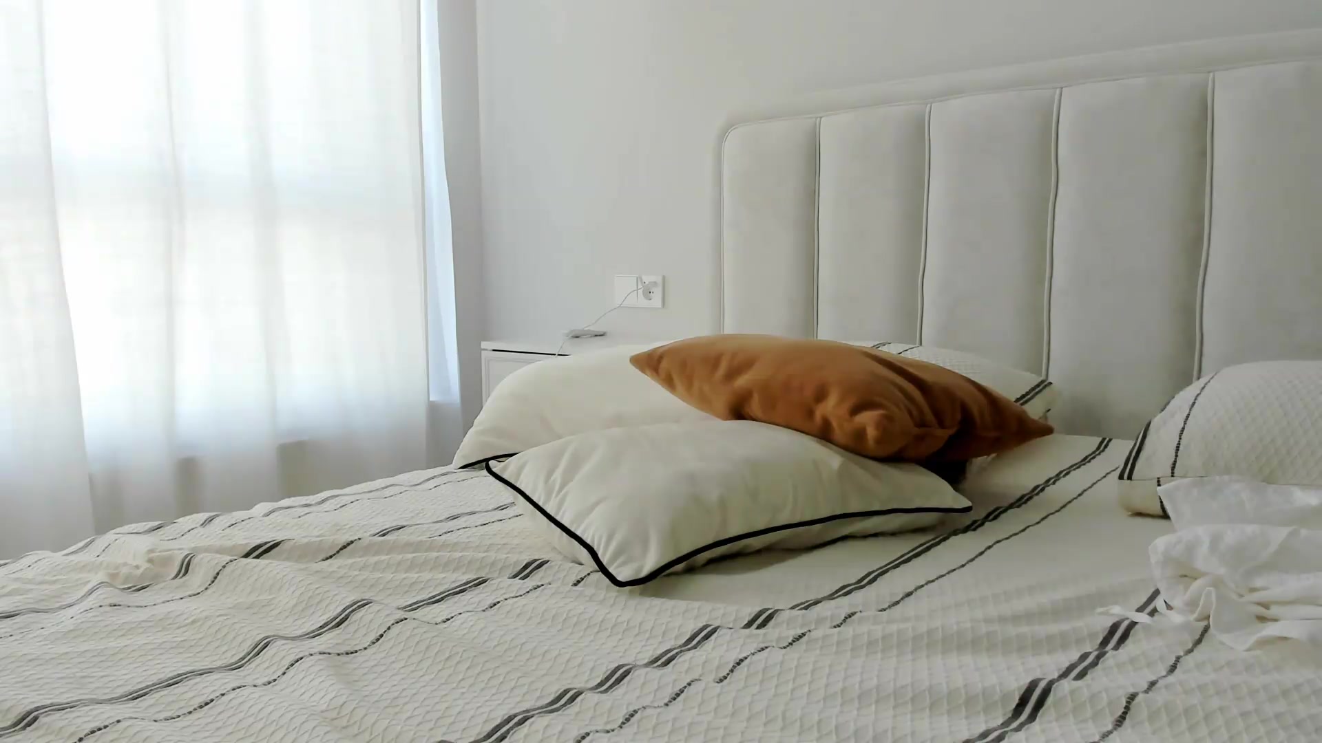 Gallery image thumbnail from DamnGooood's myfreecams stream on, 08/19/2026, 09:47 image 18 of 20