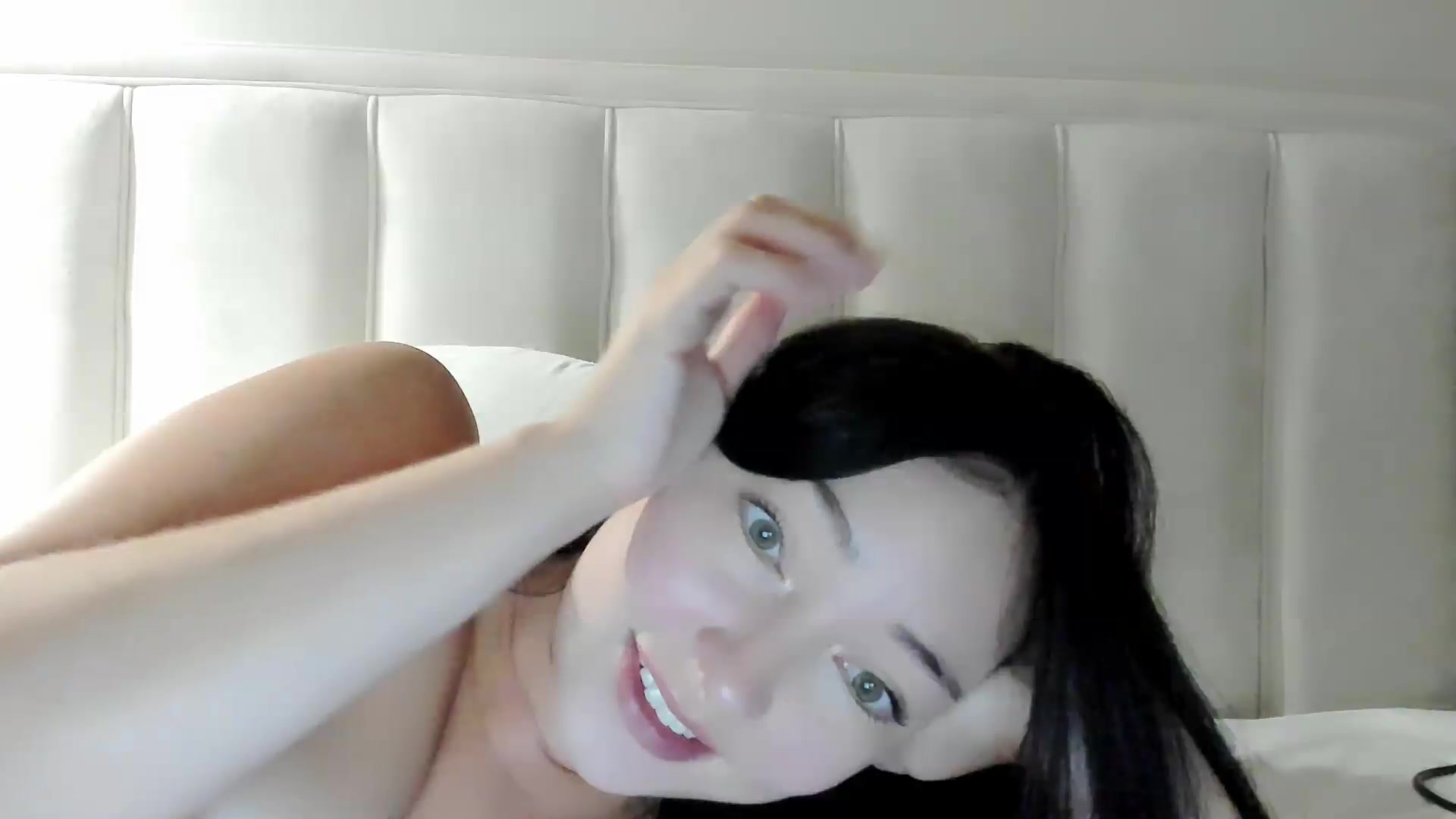 Gallery image thumbnail from DamnGooood's myfreecams stream on, 08/20/2026, 15:55 image 17 of 20