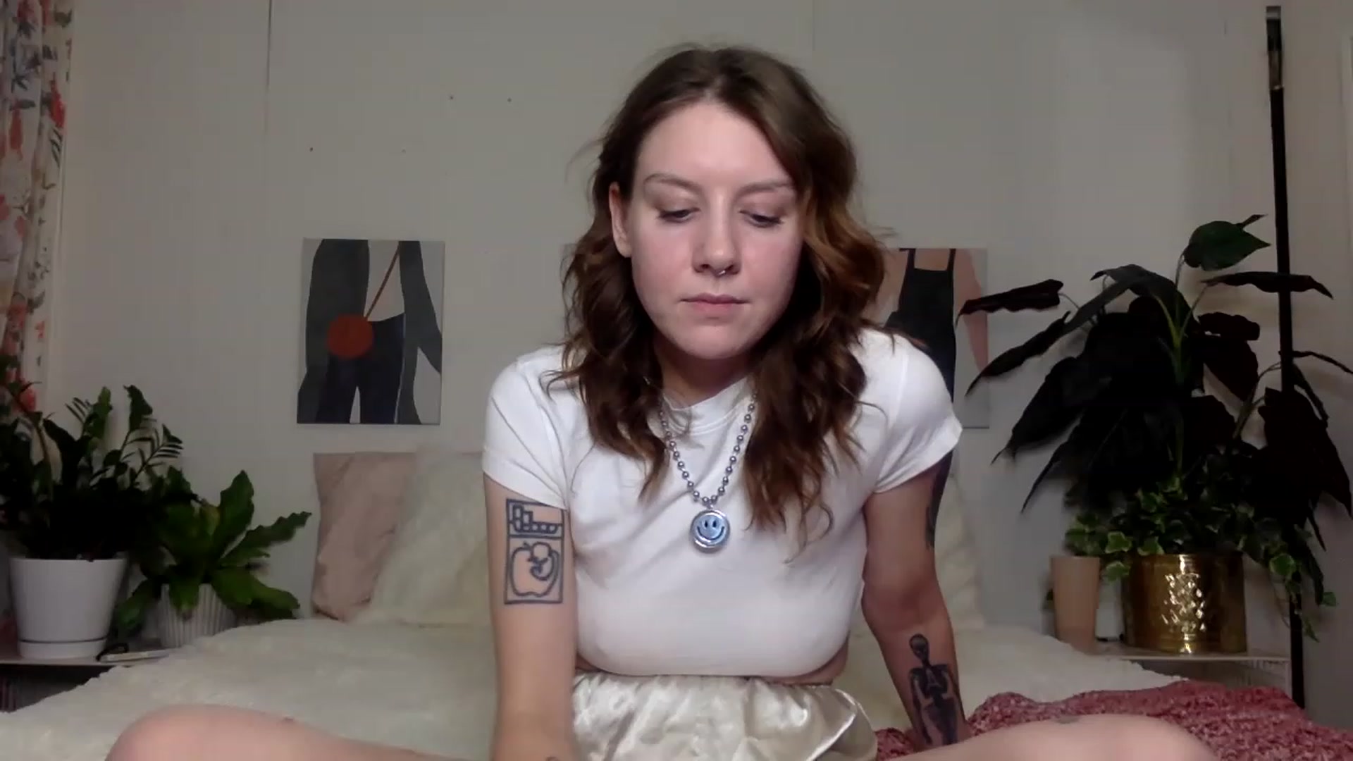 Gallery image thumbnail from Damnitsdesi's myfreecams stream on, 11/18/2022, 01:24 image 7 of 20