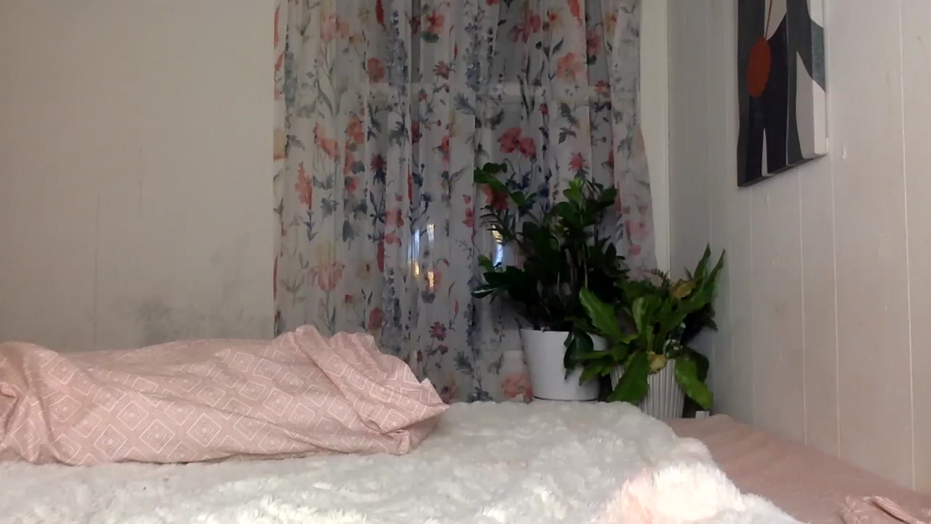 Gallery image thumbnail from Damnitsdesi's myfreecams stream on, 11/27/2022, 24:08 image 19 of 20