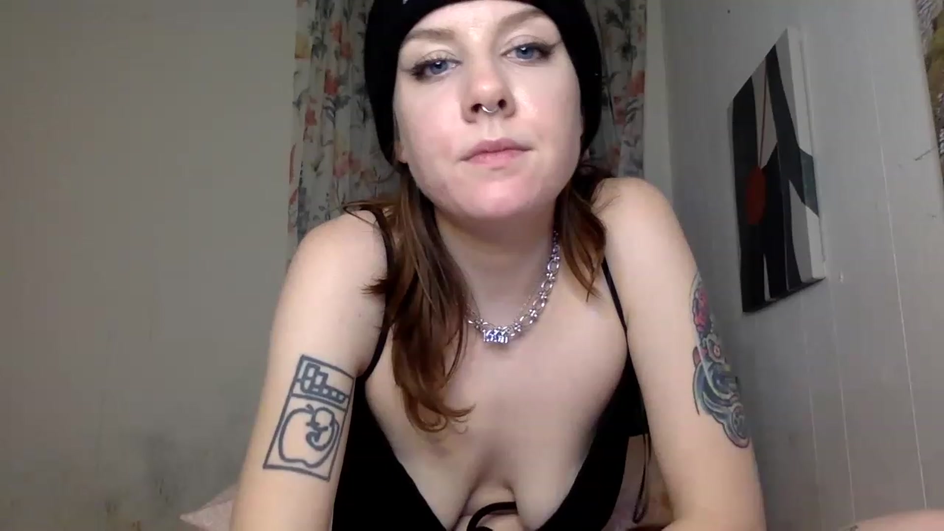 Gallery image thumbnail from Damnitsdesi's myfreecams stream on, 11/27/2022, 10:22 image 4 of 20