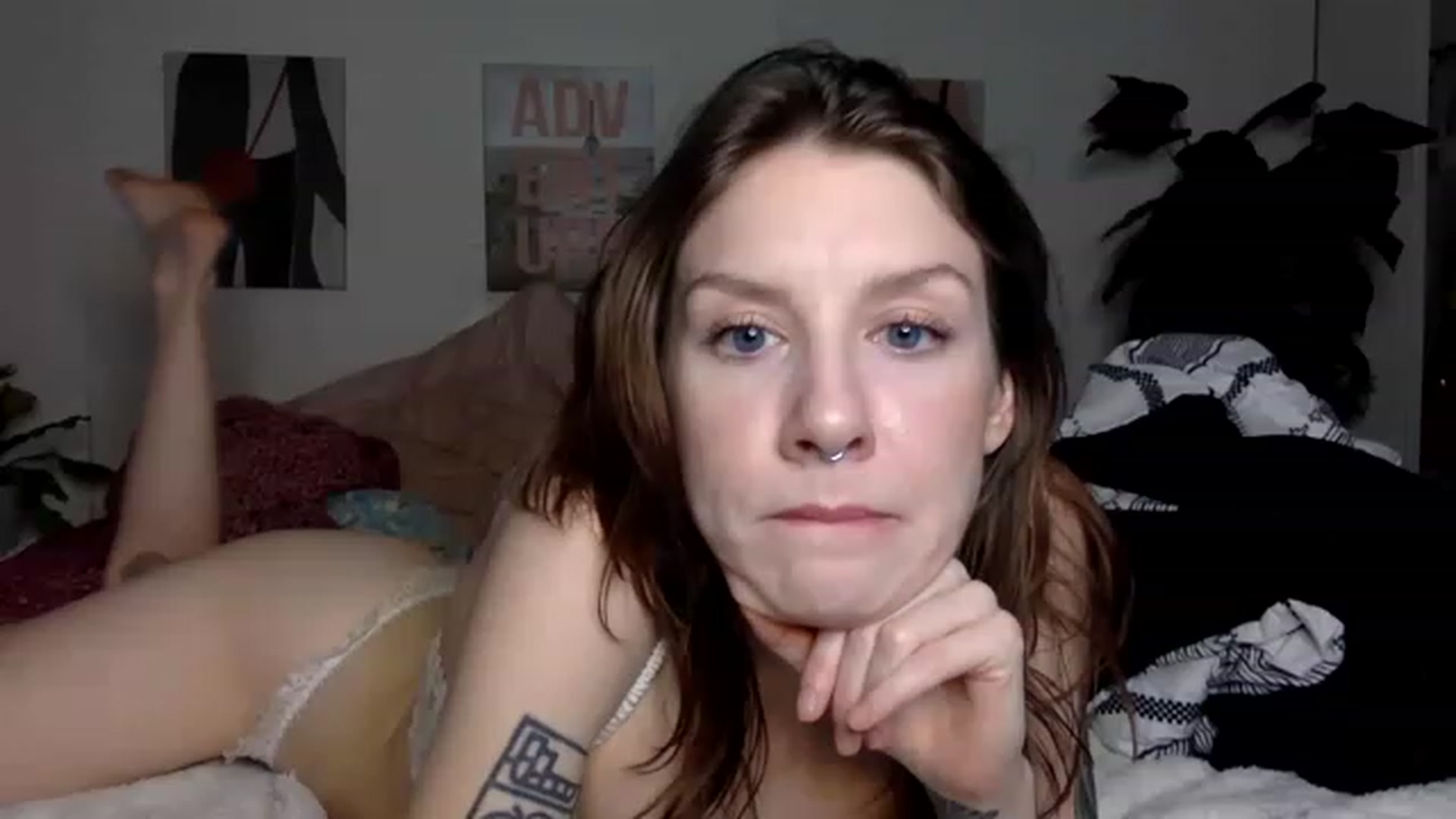 Gallery image thumbnail from Damnitsdesi's myfreecams stream on, 12/27/2022, 02:45 image 19 of 20