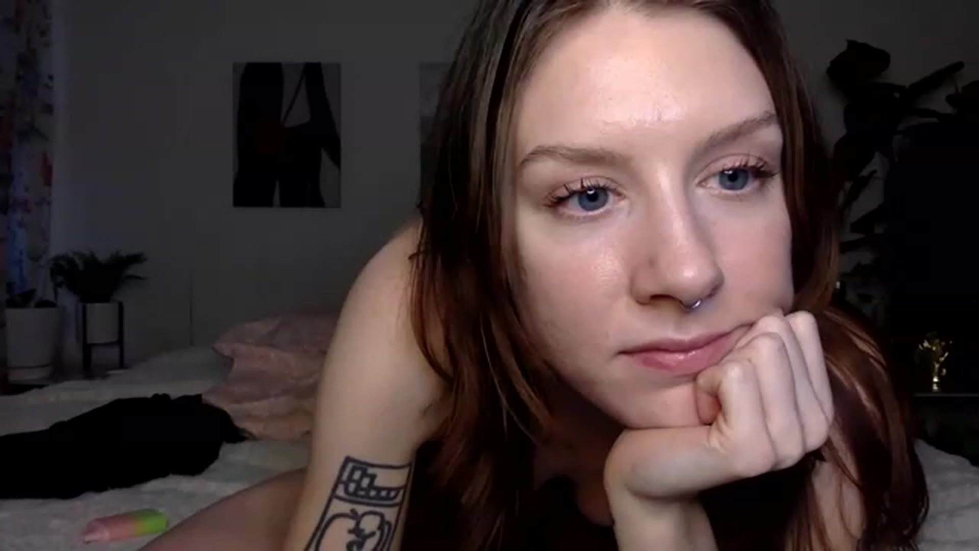 Gallery image thumbnail from Damnitsdesi's myfreecams stream on, 01/02/2023, 22:05 image 12 of 20