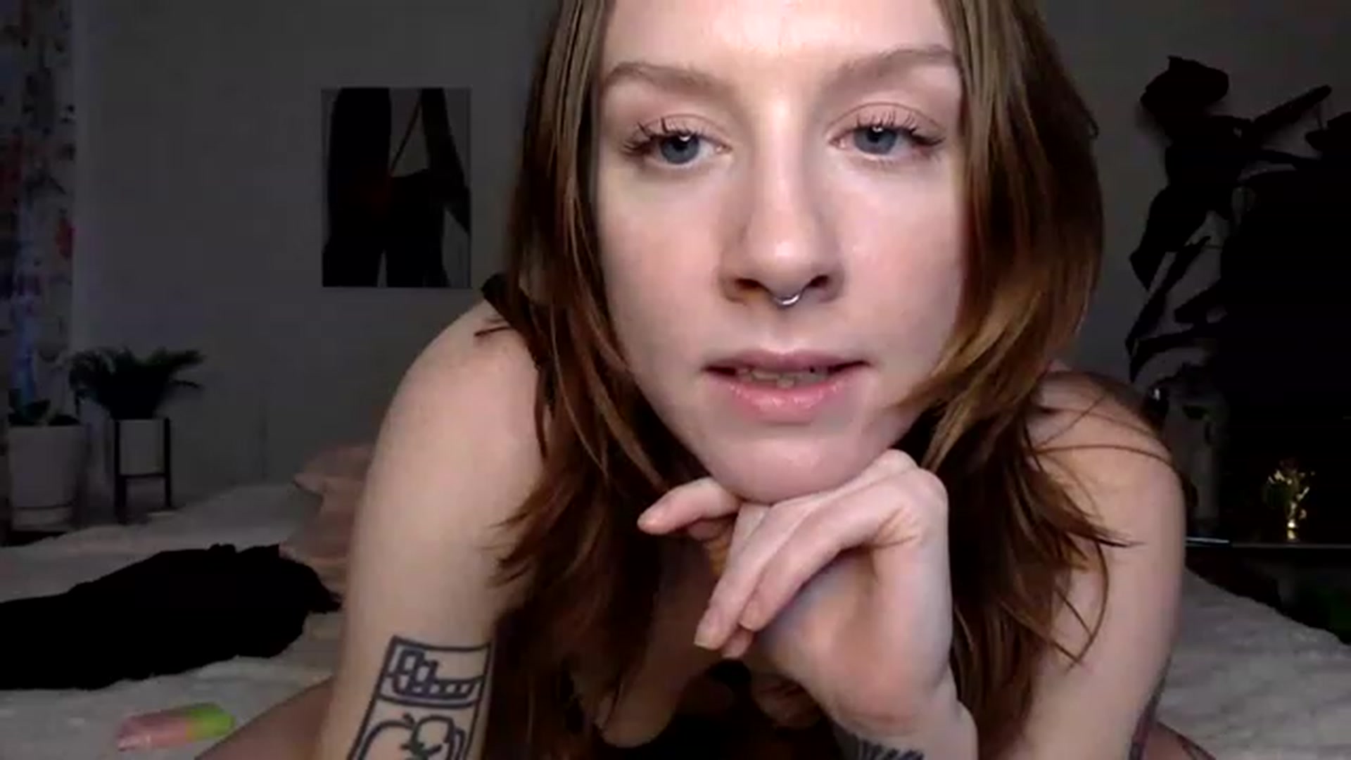 Gallery image thumbnail from Damnitsdesi's myfreecams stream on, 01/02/2023, 22:05 image 11 of 20