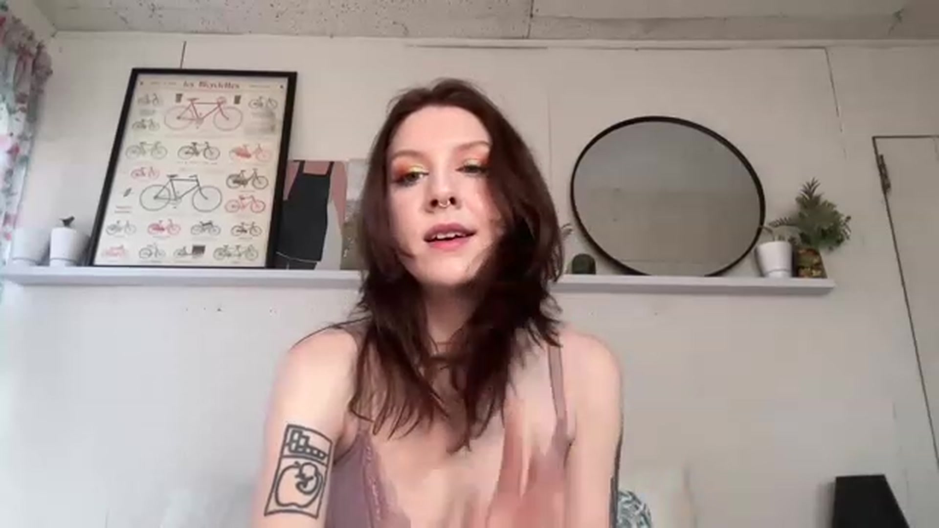 Gallery image thumbnail from Damnitsdesi's myfreecams stream on, 02/07/2023, 16:27 image 17 of 20