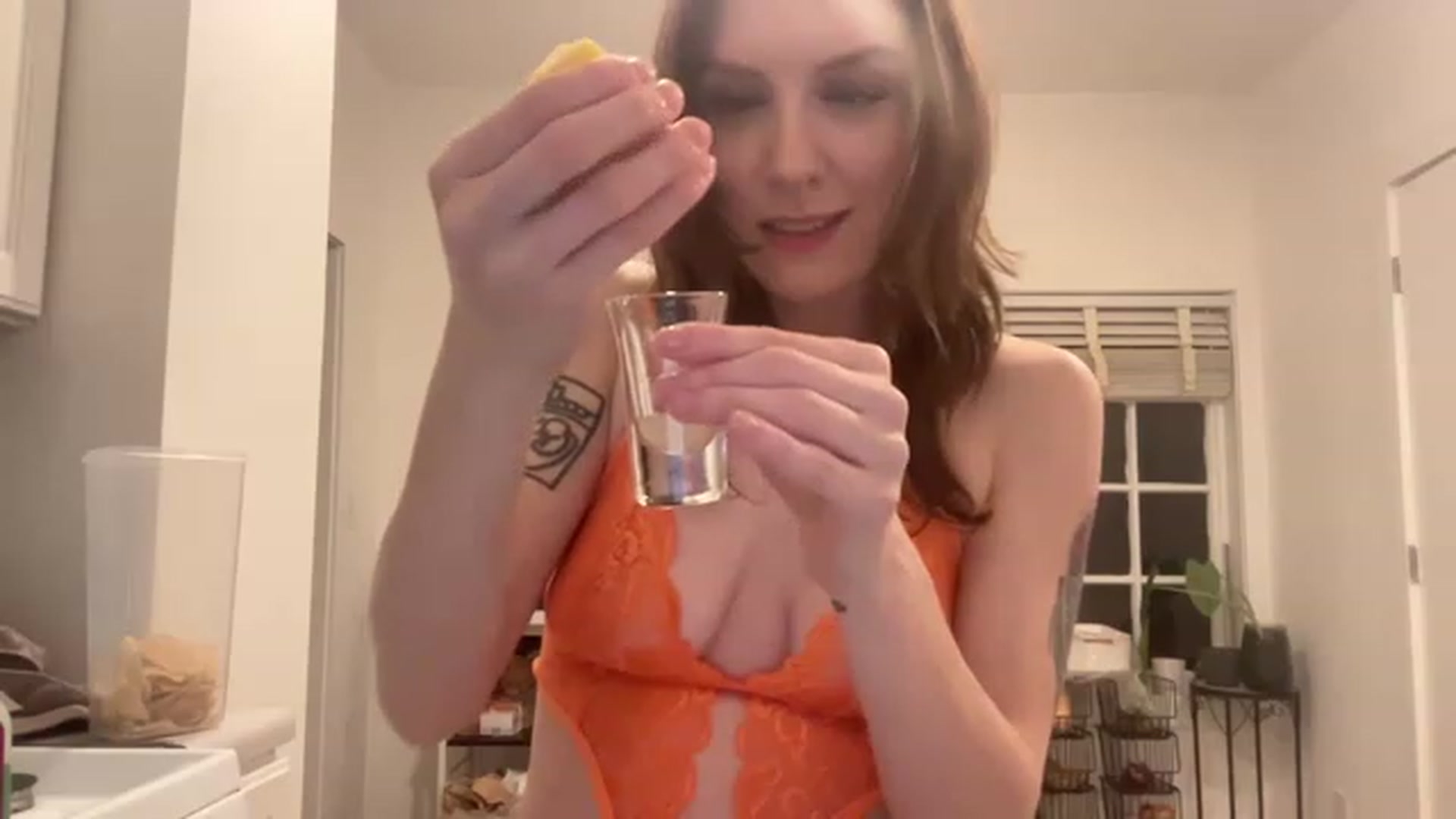 Gallery image thumbnail from Damnitsdesi's myfreecams stream on, 04/01/2023, 03:20 image 7 of 20