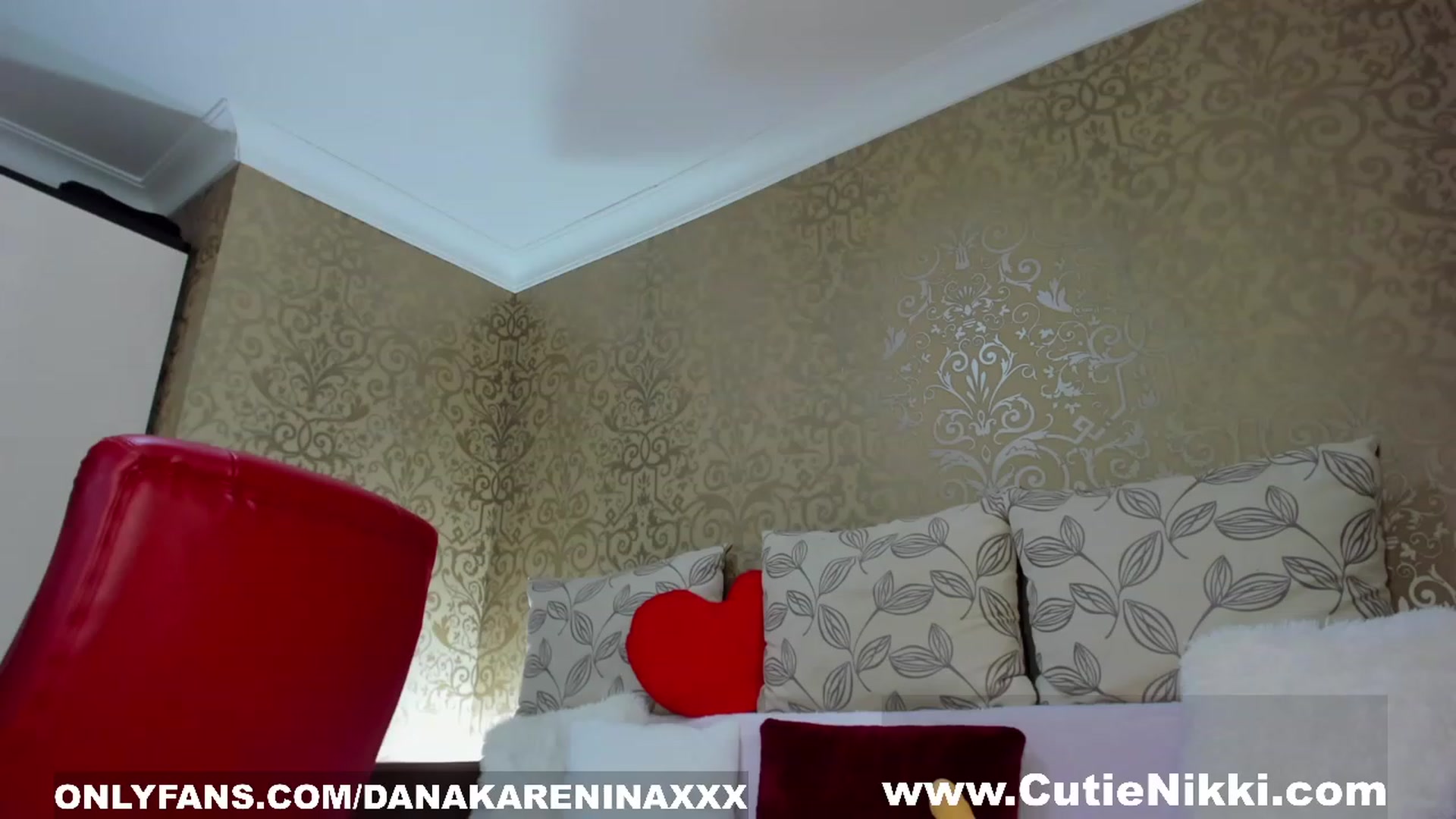 Gallery image thumbnail from DanaKarenina's myfreecams stream on, 05/28/2023, 15:27 image 1 of 20