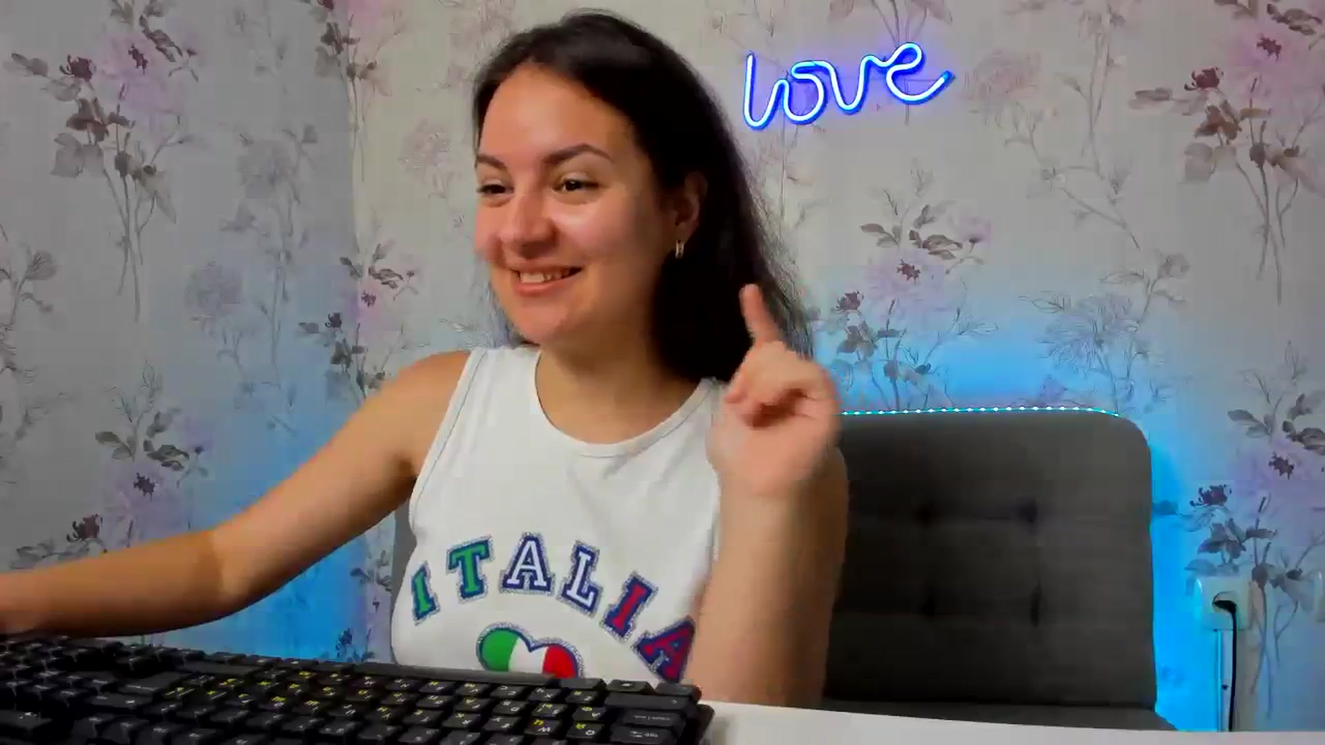 Gallery image thumbnail from DanaLore's myfreecams stream on, 08/06/2023, 12:19 image 9 of 20