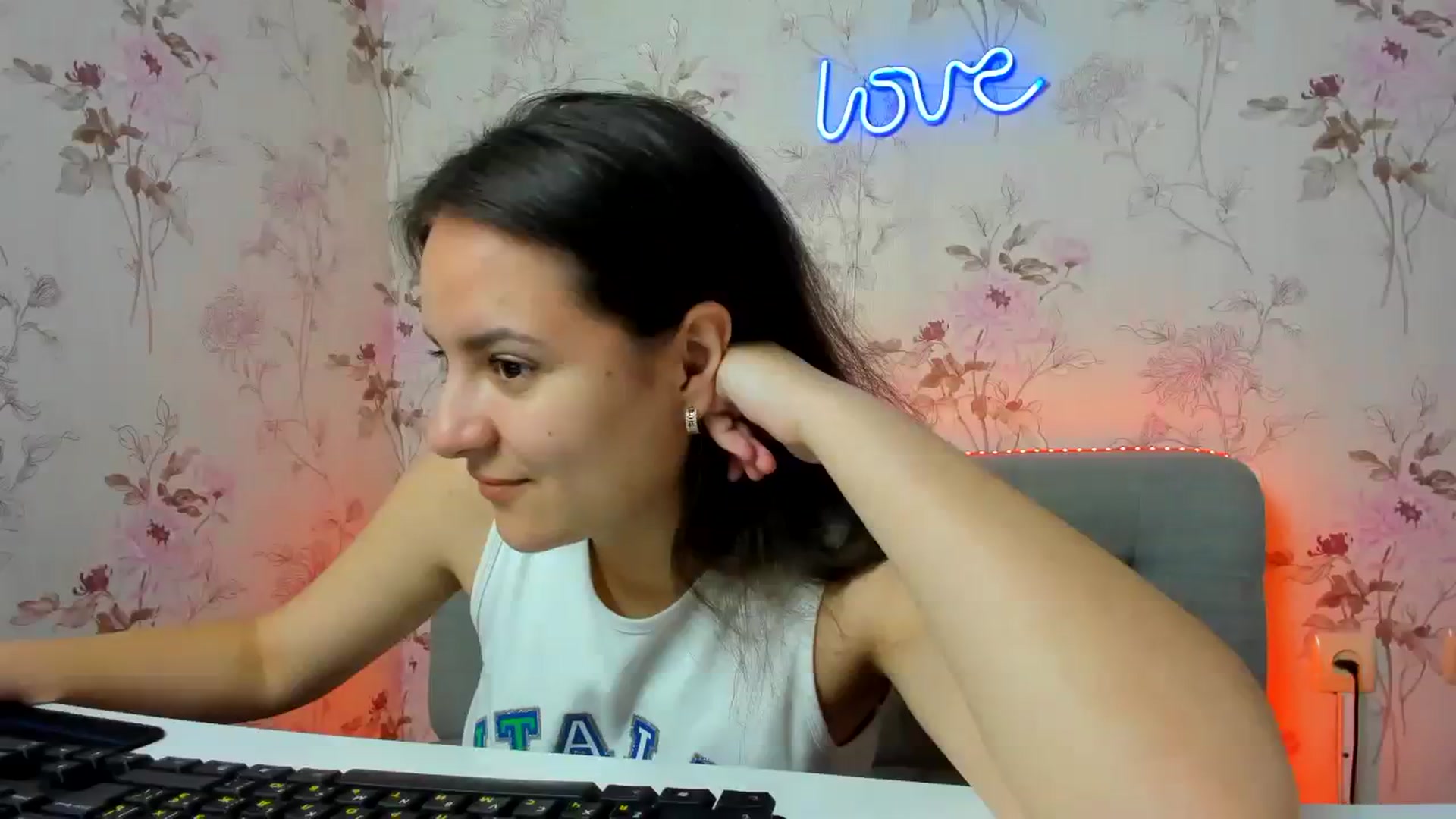 Gallery image thumbnail from DanaLore's myfreecams stream on, 08/06/2023, 12:19 image 16 of 20