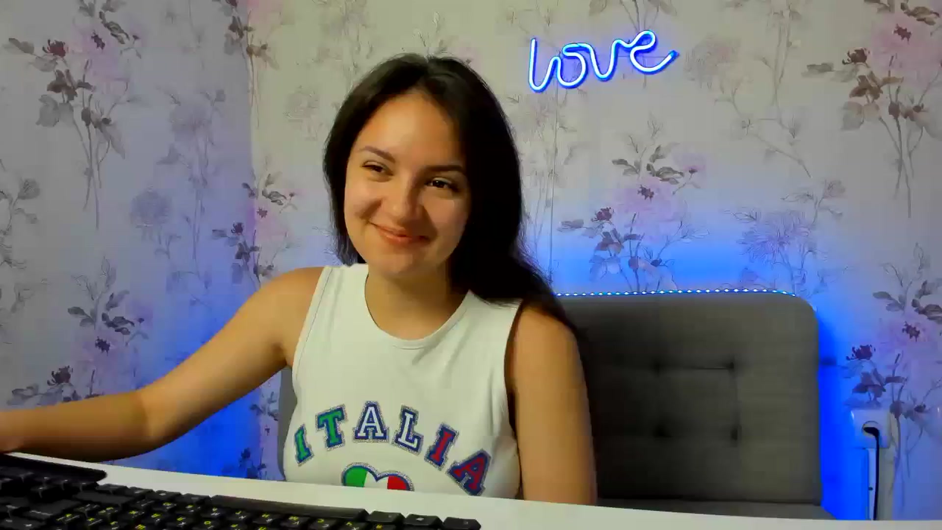Gallery image thumbnail from DanaLore's myfreecams stream on, 08/06/2023, 12:19 image 1 of 20