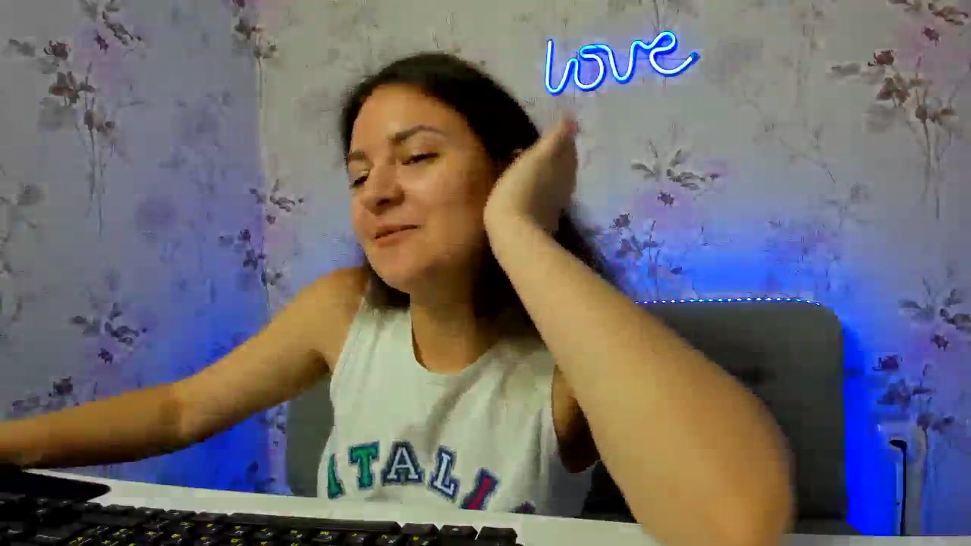Gallery image thumbnail from DanaLore's myfreecams stream on, 08/06/2023, 12:19 image 15 of 20