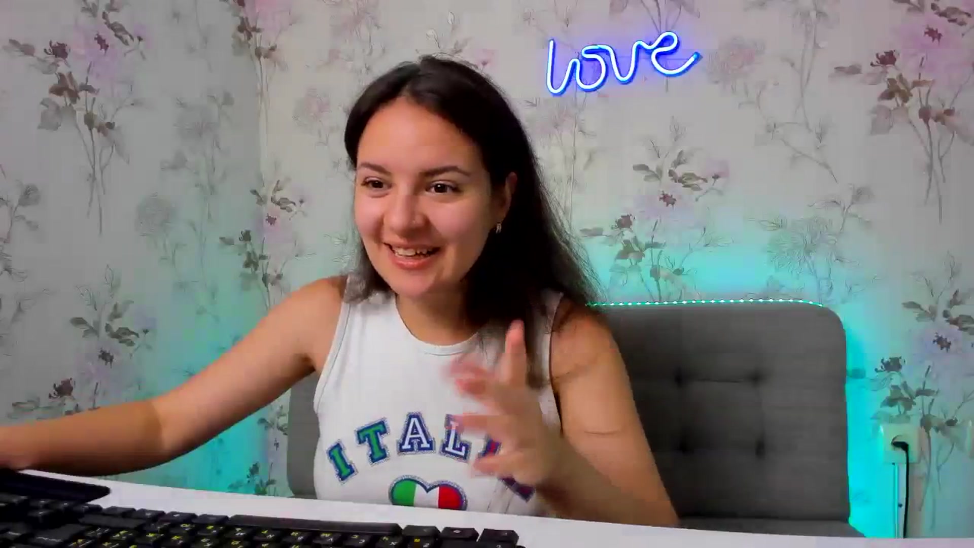 Gallery image thumbnail from DanaLore's myfreecams stream on, 08/06/2023, 12:19 image 20 of 20