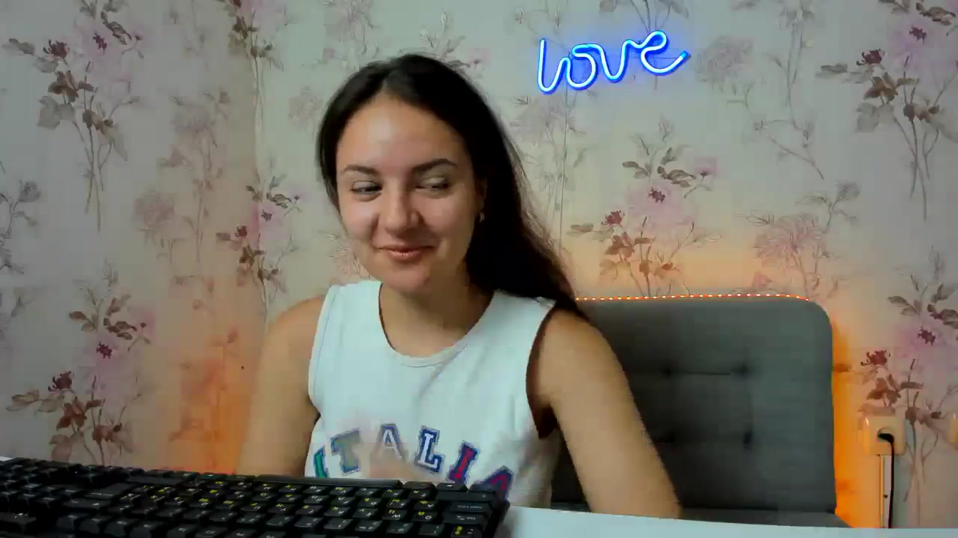 Gallery image thumbnail from DanaLore's myfreecams stream on, 08/06/2023, 12:19 image 5 of 20
