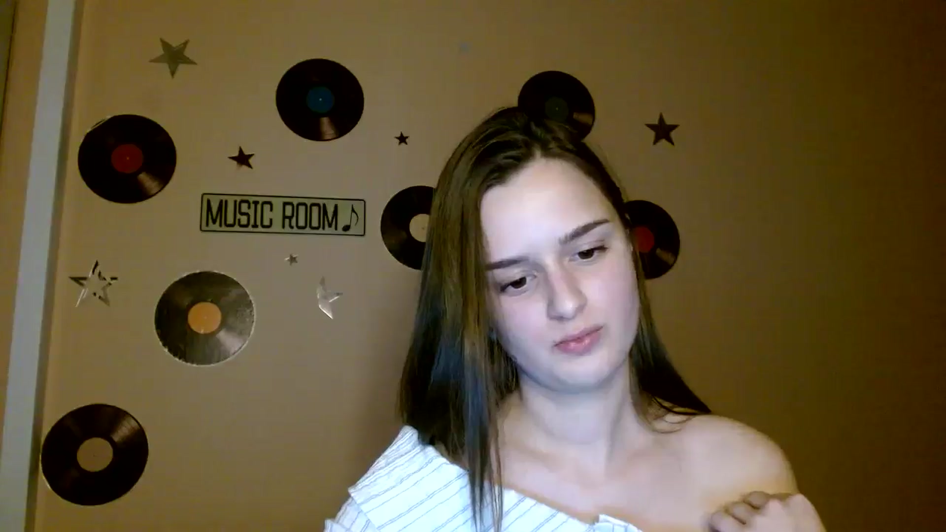 Gallery image thumbnail from Dana_Cute's myfreecams stream on, 10/19/2025, 15:51 image 9 of 20