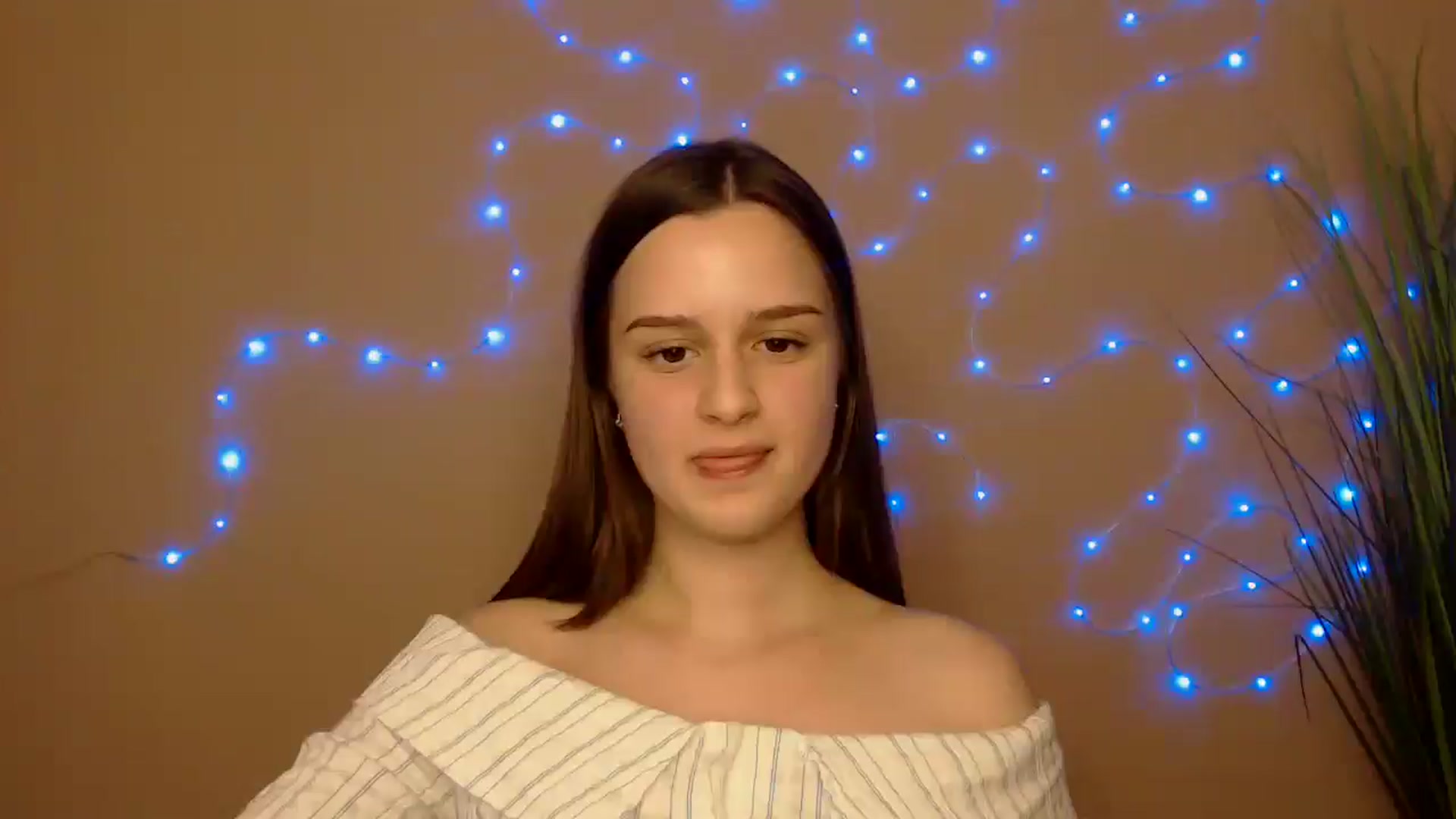 Gallery image thumbnail from Dana_Cute's myfreecams stream on, 12/01/2025, 17:28 image 19 of 20
