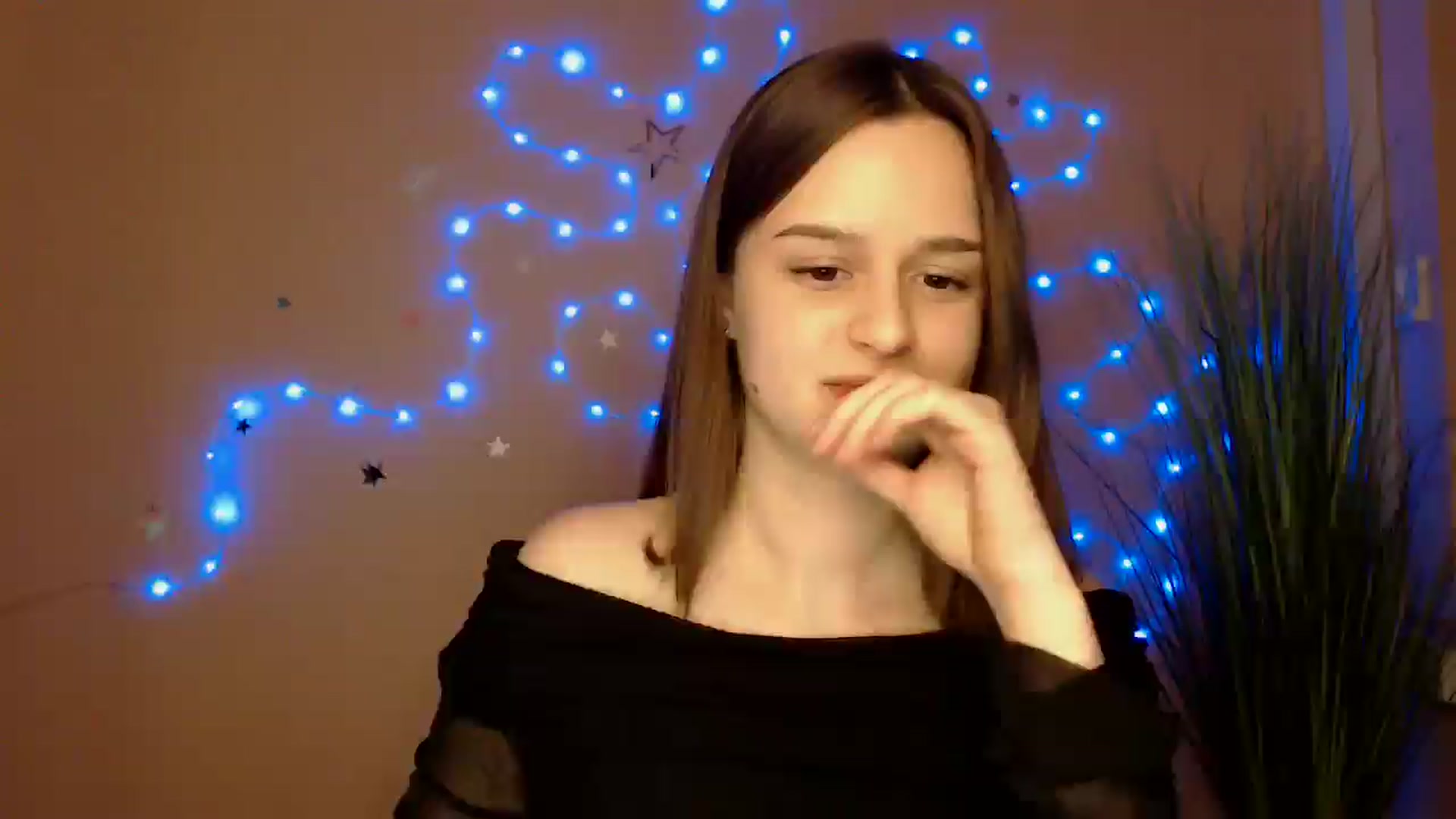 Gallery image thumbnail from Dana_Cute's myfreecams stream on, 12/18/2025, 17:14 image 8 of 20