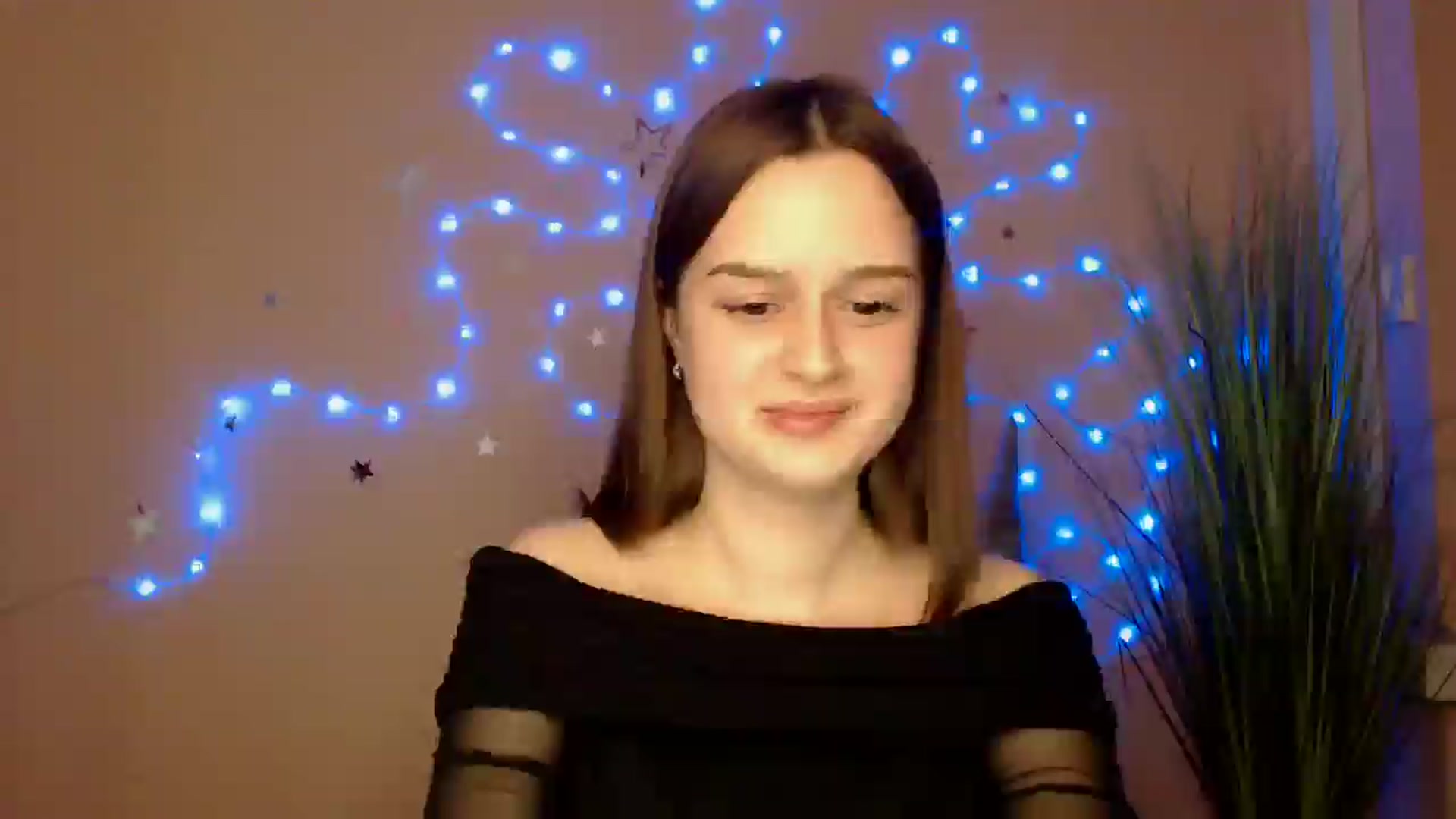 Gallery image thumbnail from Dana_Cute's myfreecams stream on, 12/18/2025, 19:28 image 15 of 20