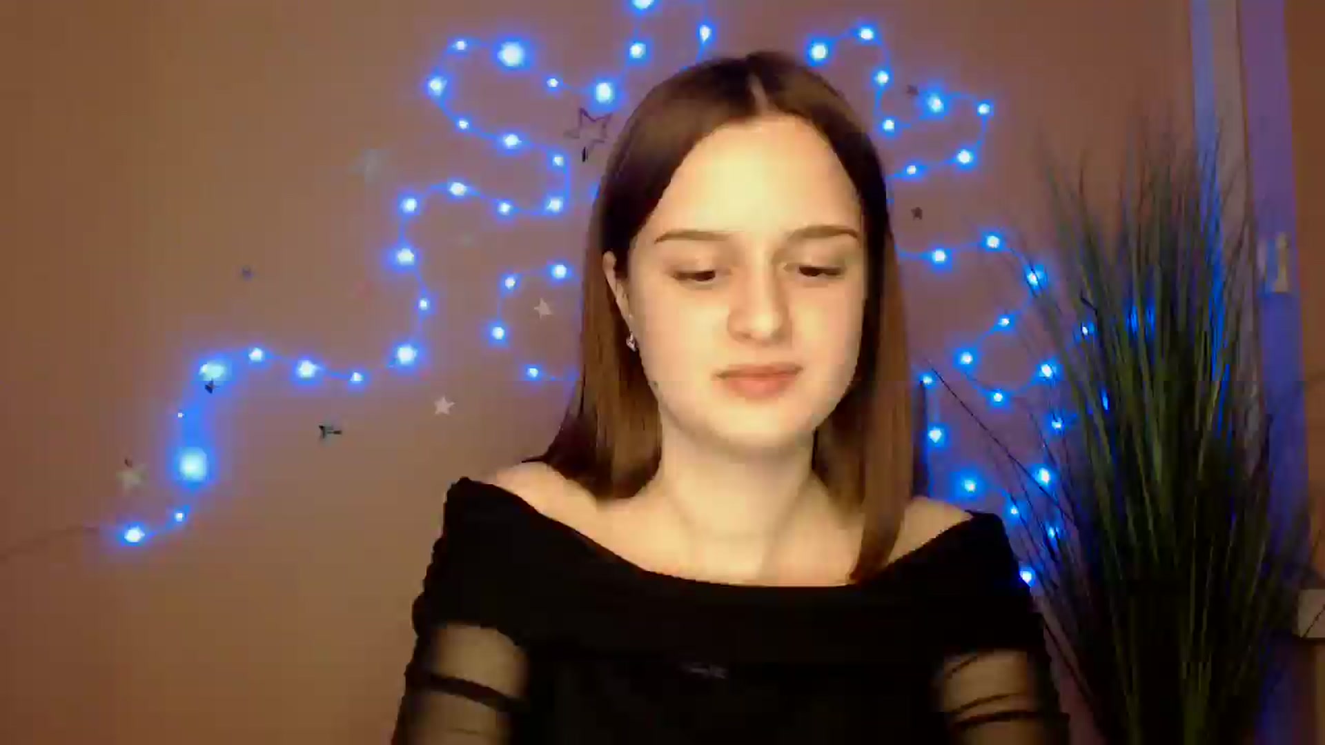 Gallery image thumbnail from Dana_Cute's myfreecams stream on, 12/18/2025, 19:28 image 18 of 20