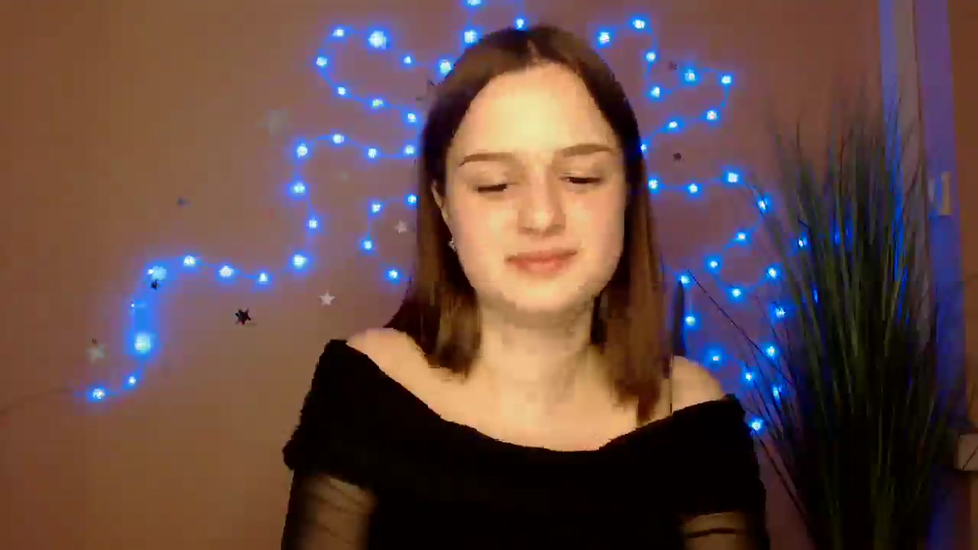 Gallery image thumbnail from Dana_Cute's myfreecams stream on, 12/18/2025, 19:28 image 3 of 20