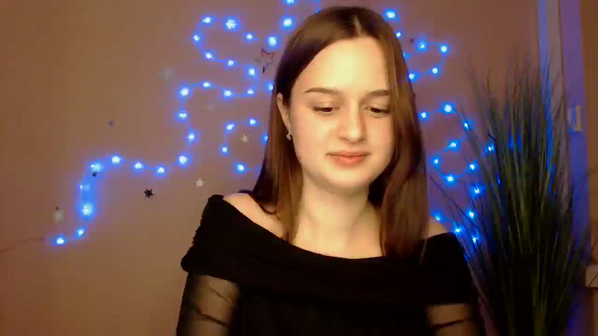 Gallery image thumbnail from Dana_Cute's myfreecams stream on, 12/18/2025, 19:28 image 5 of 20