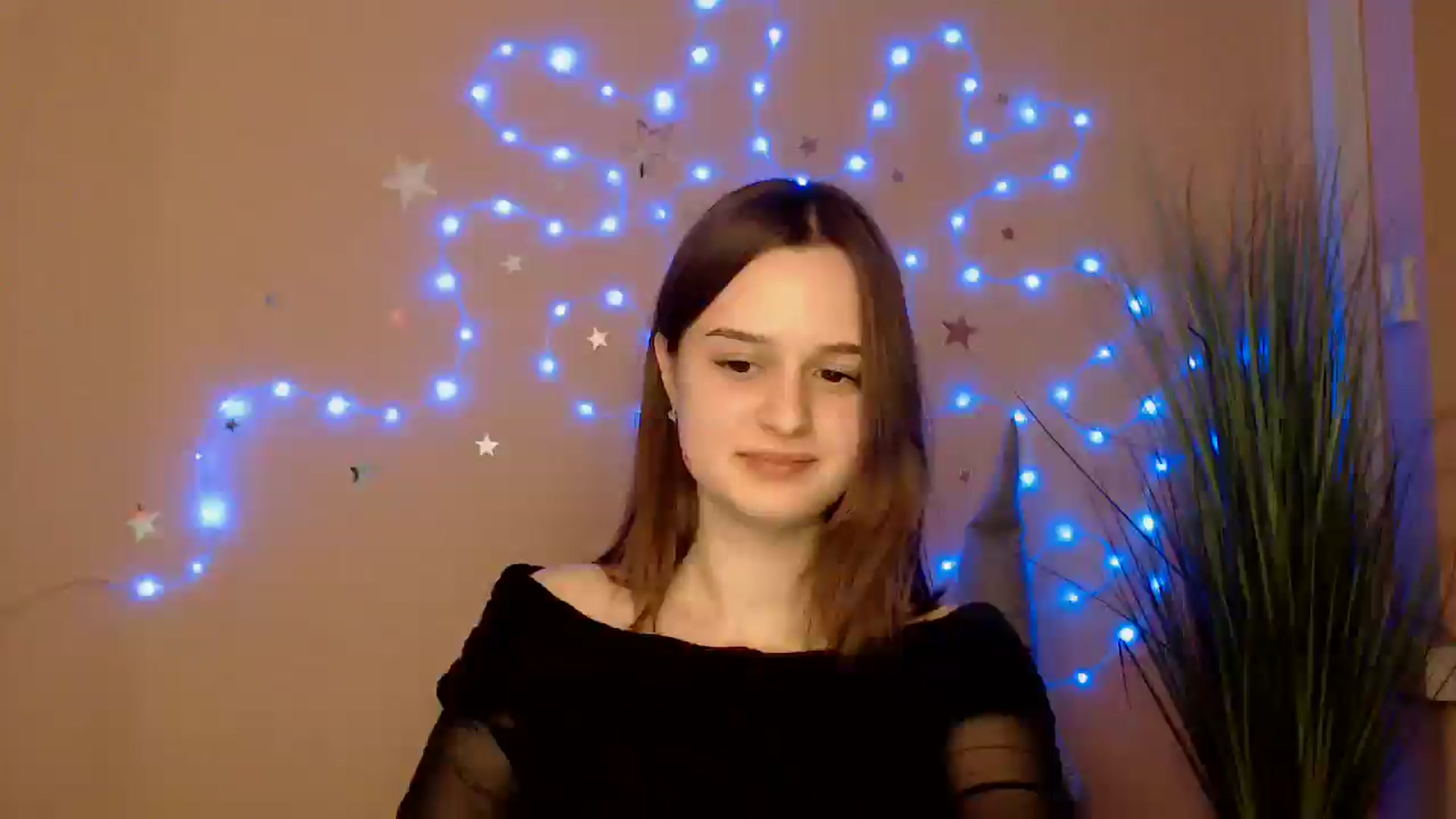 Gallery image thumbnail from Dana_Cute's myfreecams stream on, 12/18/2025, 19:46 image 17 of 20