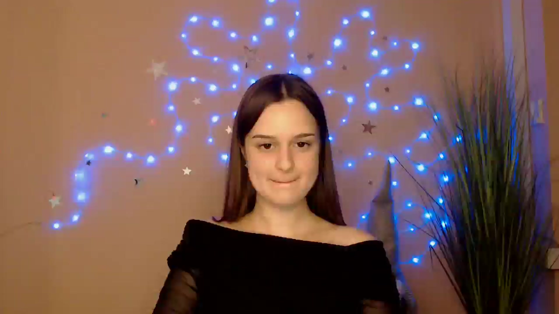 Gallery image thumbnail from Dana_Cute's myfreecams stream on, 12/18/2025, 19:46 image 5 of 20
