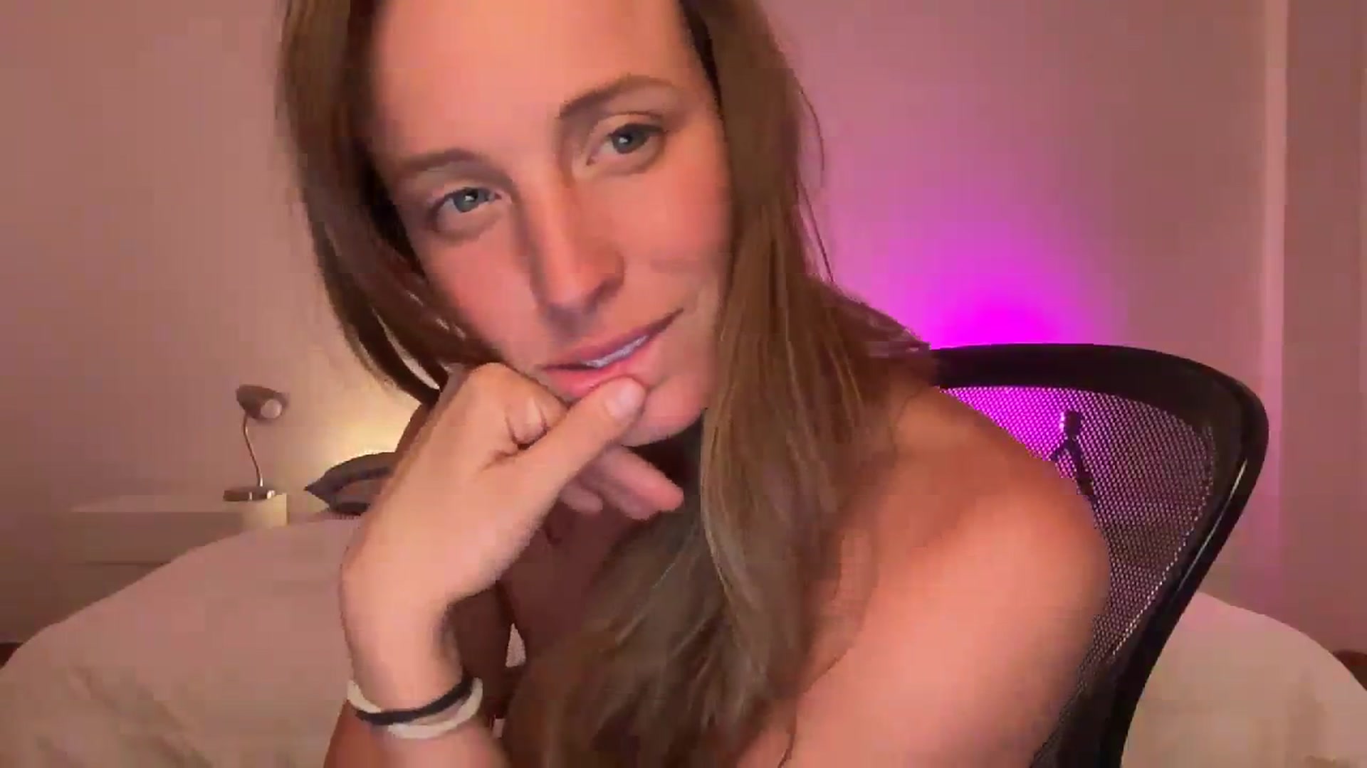 Gallery image thumbnail from DancerKiller's myfreecams stream on, 03/26/2024, 04:07 image 20 of 20