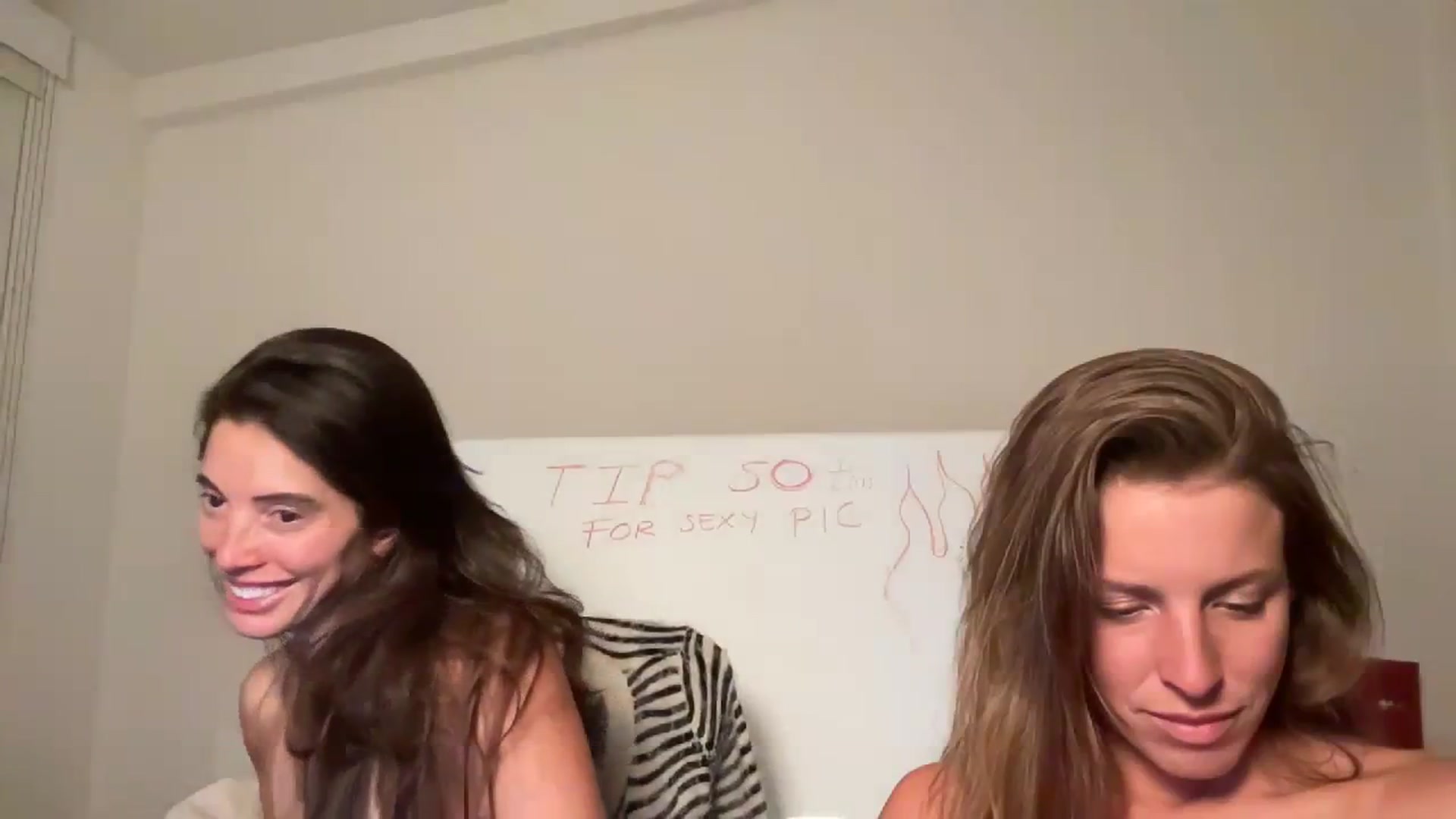 Gallery image thumbnail from DancerKiller's myfreecams stream on, 04/12/2024, 02:27 image 15 of 20