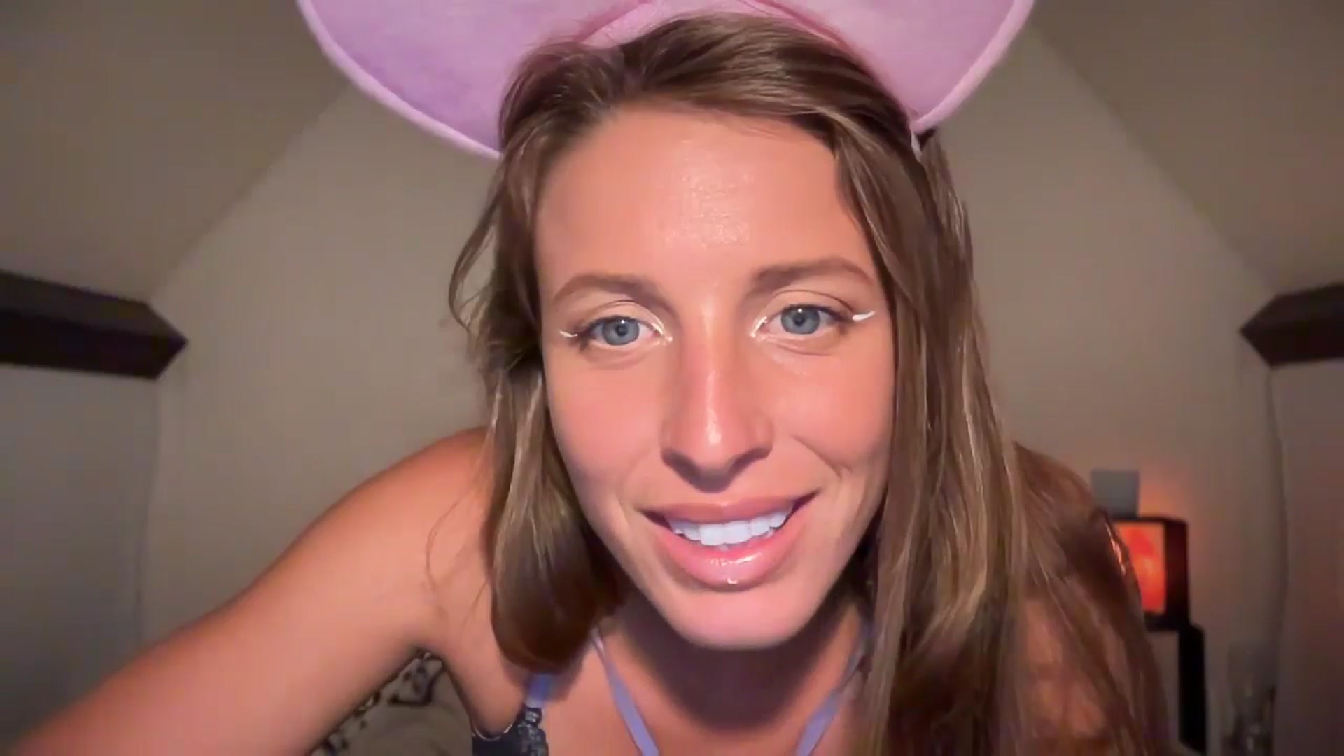 Gallery image thumbnail from DancerKiller's myfreecams stream on, 08/08/2024, 19:16 image 15 of 20