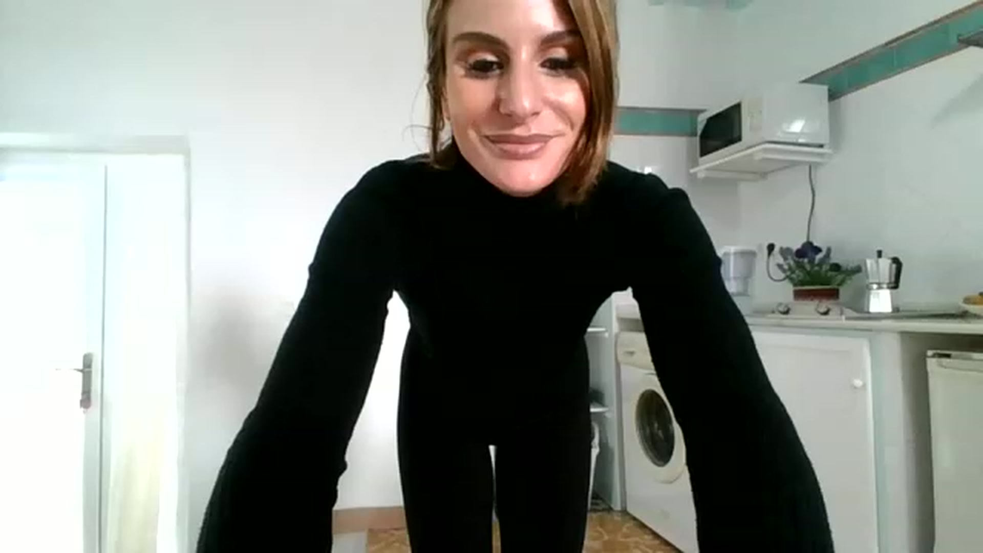 Gallery image thumbnail from DancingRene's myfreecams stream on, 11/21/2022, 12:35 image 15 of 20