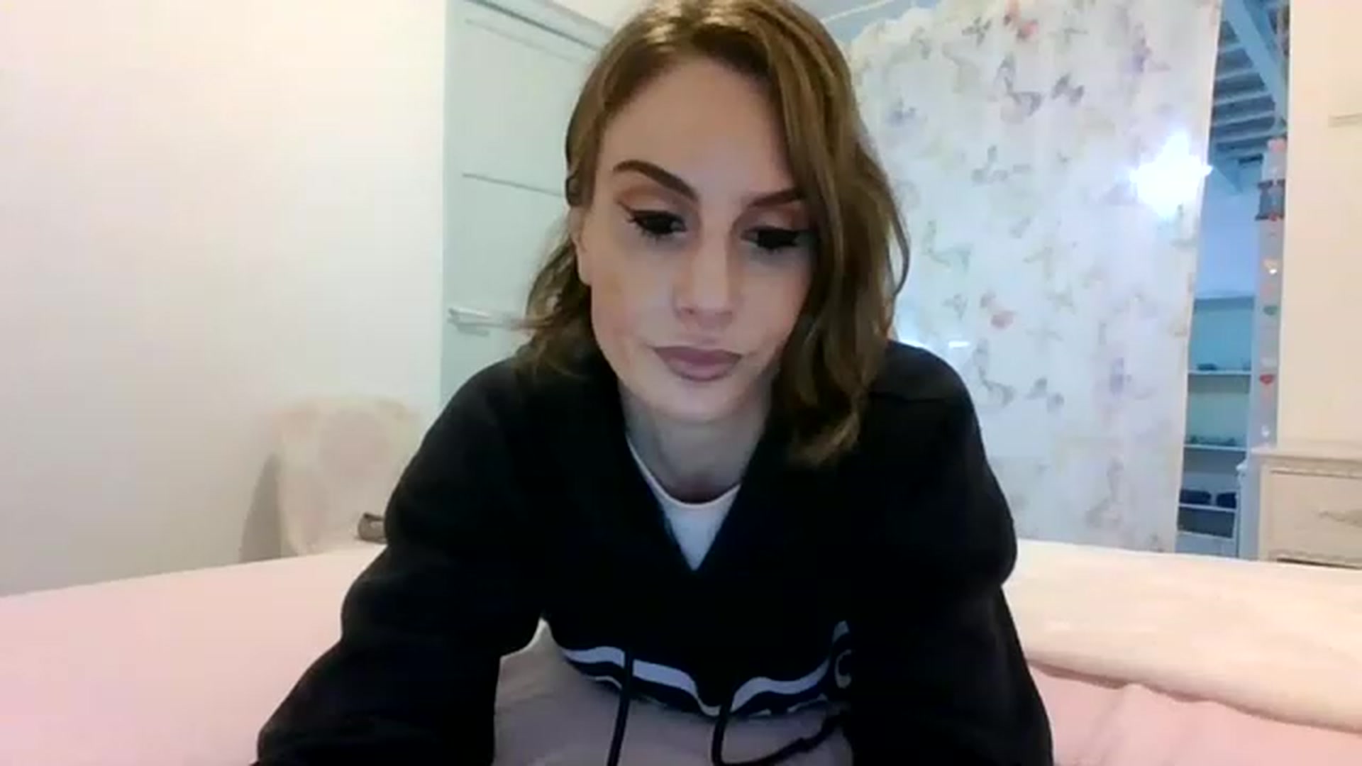 Gallery image thumbnail from DancingRene's myfreecams stream on, 11/22/2022, 12:37 image 20 of 20
