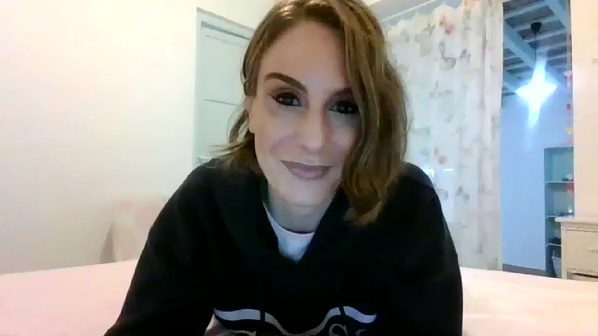 Gallery image thumbnail from DancingRene's myfreecams stream on, 11/22/2022, 13:16 image 6 of 20