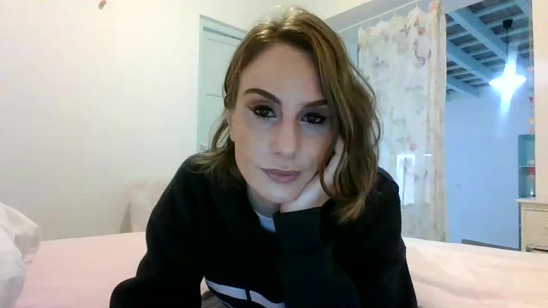 Gallery image thumbnail from DancingRene's myfreecams stream on, 11/22/2022, 13:16 image 16 of 20