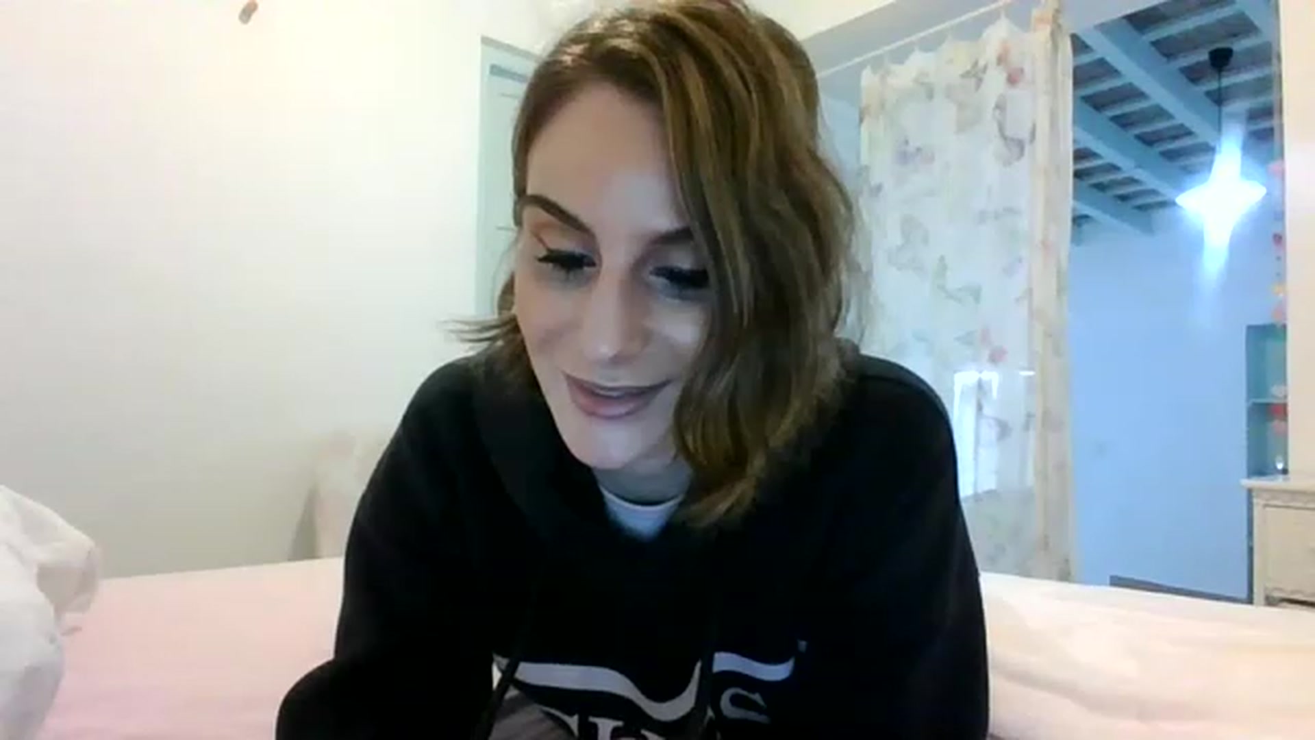 Gallery image thumbnail from DancingRene's myfreecams stream on, 11/22/2022, 13:16 image 15 of 20