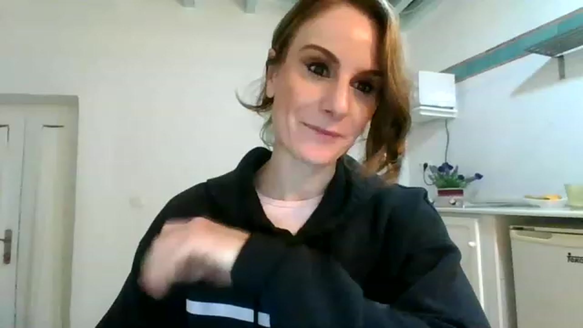 Gallery image thumbnail from DancingRene's myfreecams stream on, 11/22/2022, 18:22 image 11 of 20