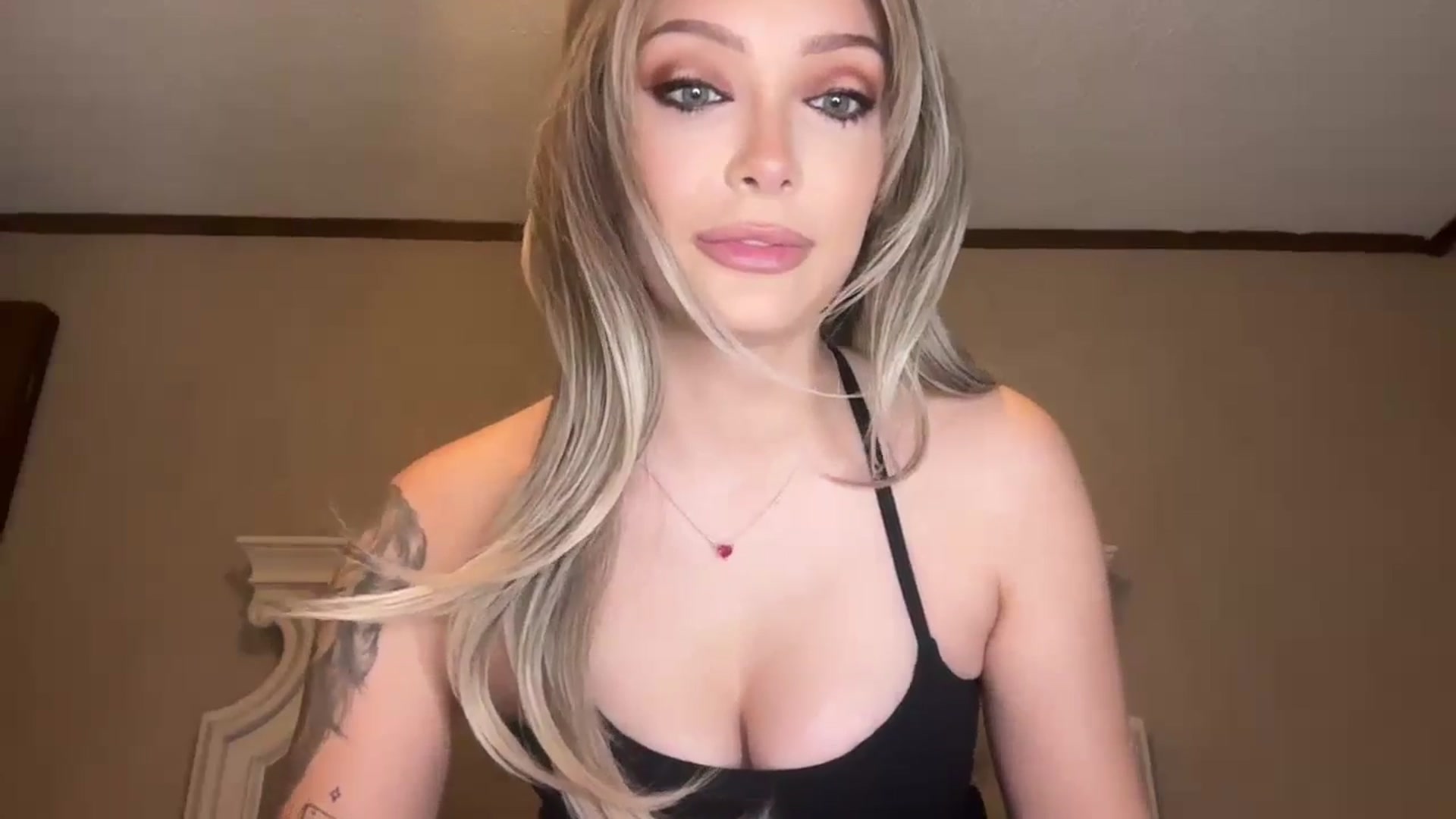 Gallery image thumbnail from Dancinglilly's myfreecams stream on, 09/07/2024, 20:14 image 14 of 20