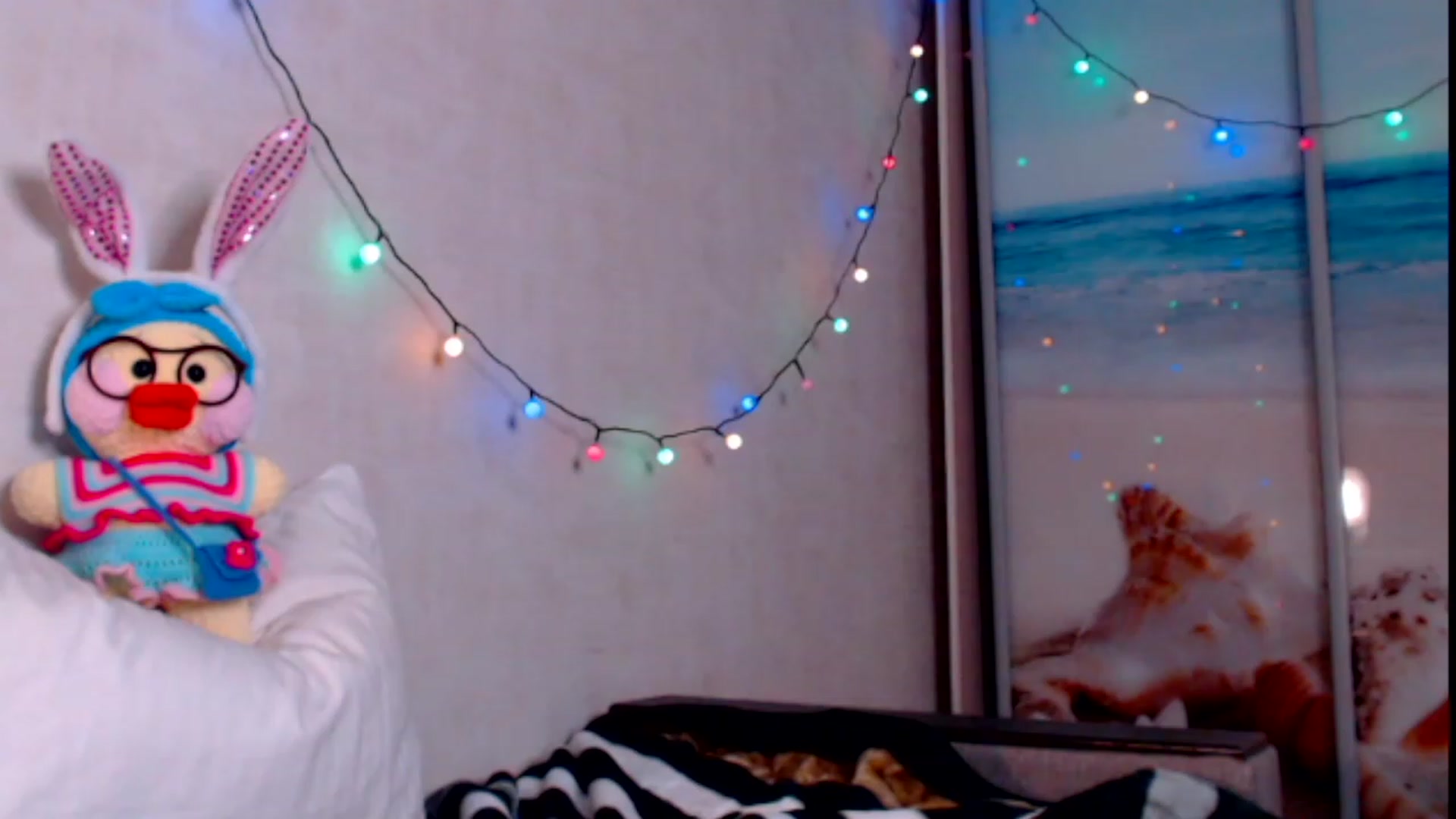 Gallery image thumbnail from DanecSarla's myfreecams stream on, 12/28/2022, 21:31 image 2 of 20