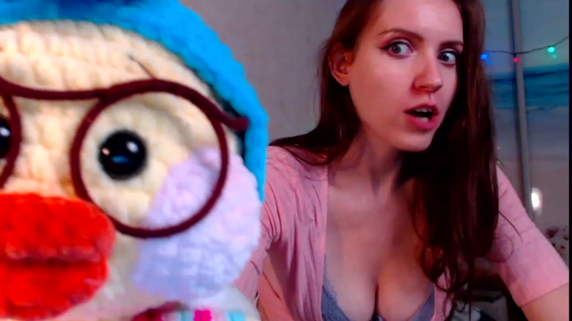 Gallery image thumbnail from DanecSarla's myfreecams stream on, 12/28/2022, 21:31 image 14 of 20
