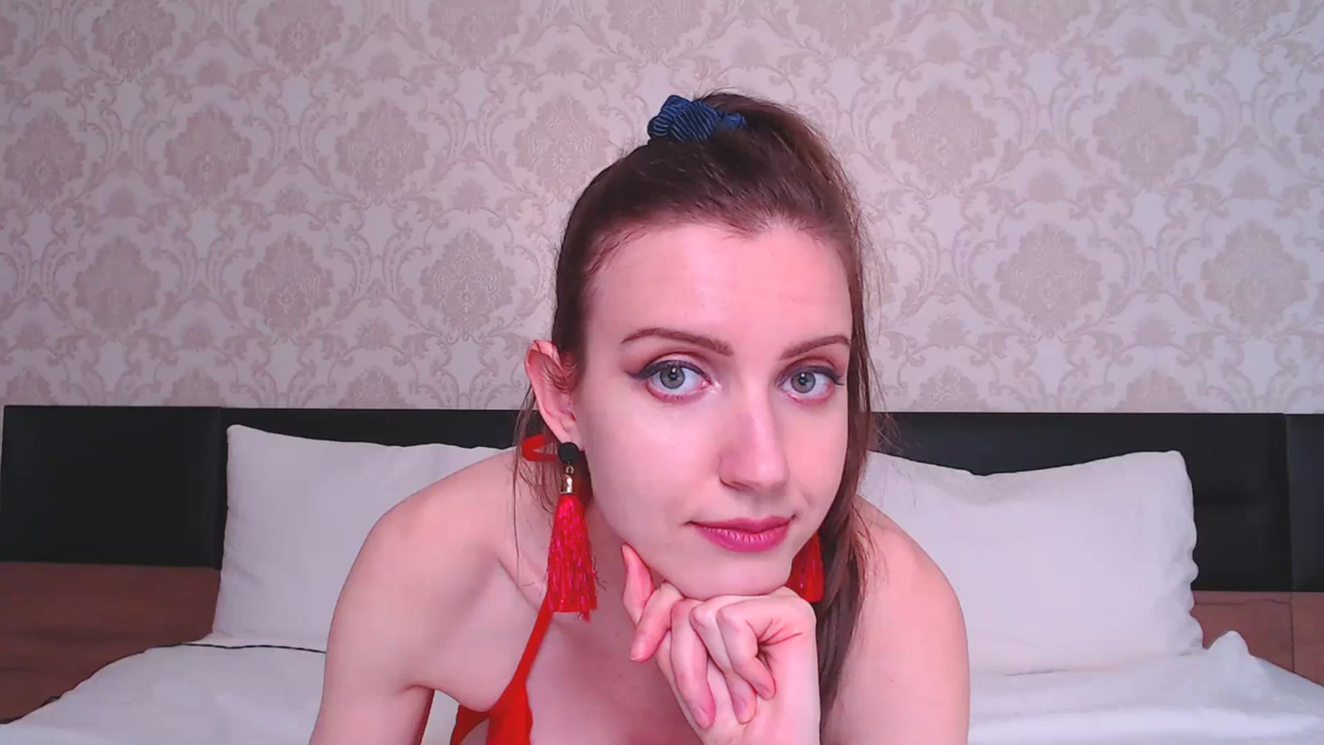 Gallery image thumbnail from DanecSarla's myfreecams stream on, 12/31/2023, 21:06 image 19 of 20