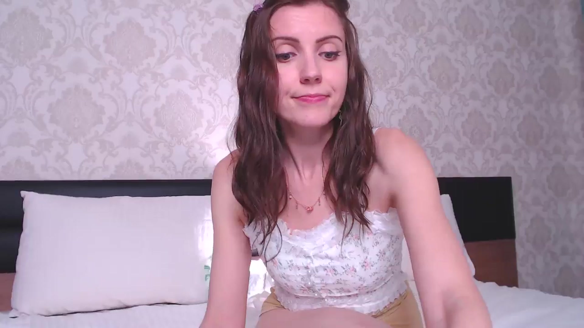 Gallery image thumbnail from DanecSarla's myfreecams stream on, 05/19/2024, 19:26 image 20 of 20