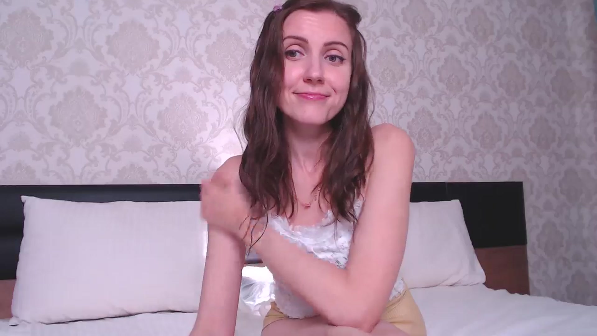 Gallery image thumbnail from DanecSarla's myfreecams stream on, 05/19/2024, 19:26 image 15 of 20