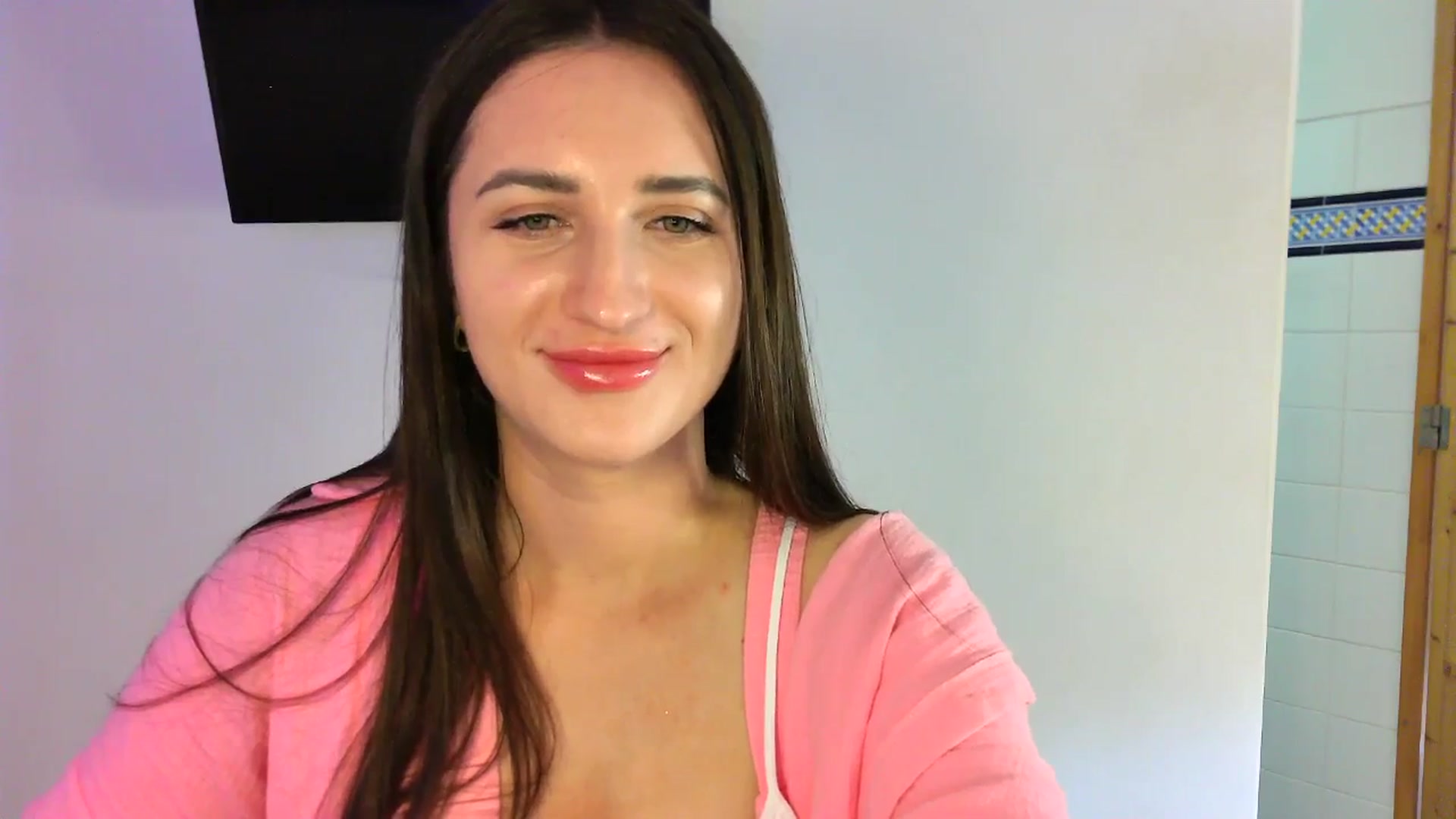 Gallery image thumbnail from Danet's myfreecams stream on, 05/19/2025, 14:40 image 4 of 20