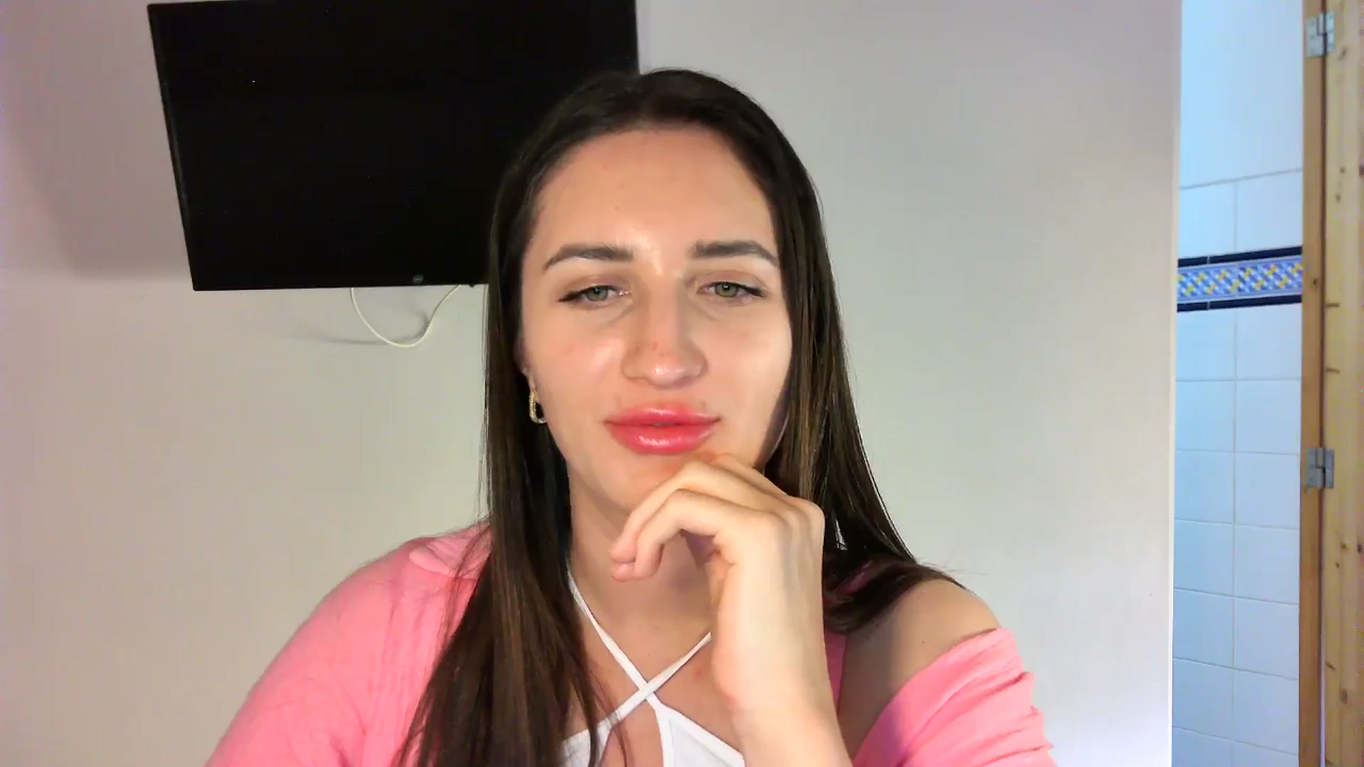 Gallery image thumbnail from Danet's myfreecams stream on, 05/19/2025, 17:30 image 16 of 20