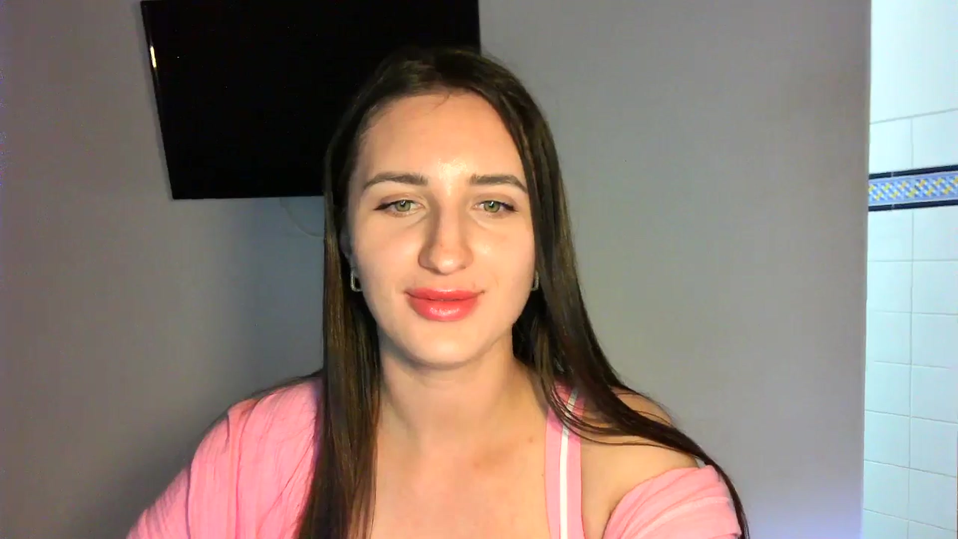 Gallery image thumbnail from Danet's myfreecams stream on, 05/19/2025, 19:01 image 18 of 20