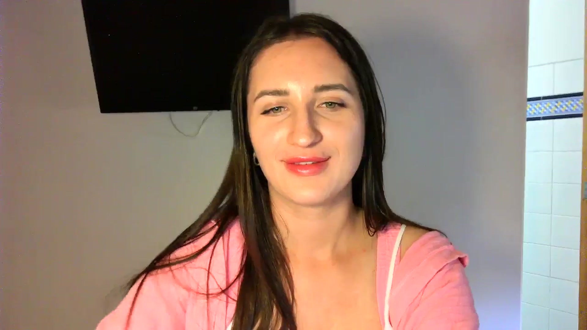 Gallery image thumbnail from Danet's myfreecams stream on, 05/19/2025, 19:01 image 12 of 20