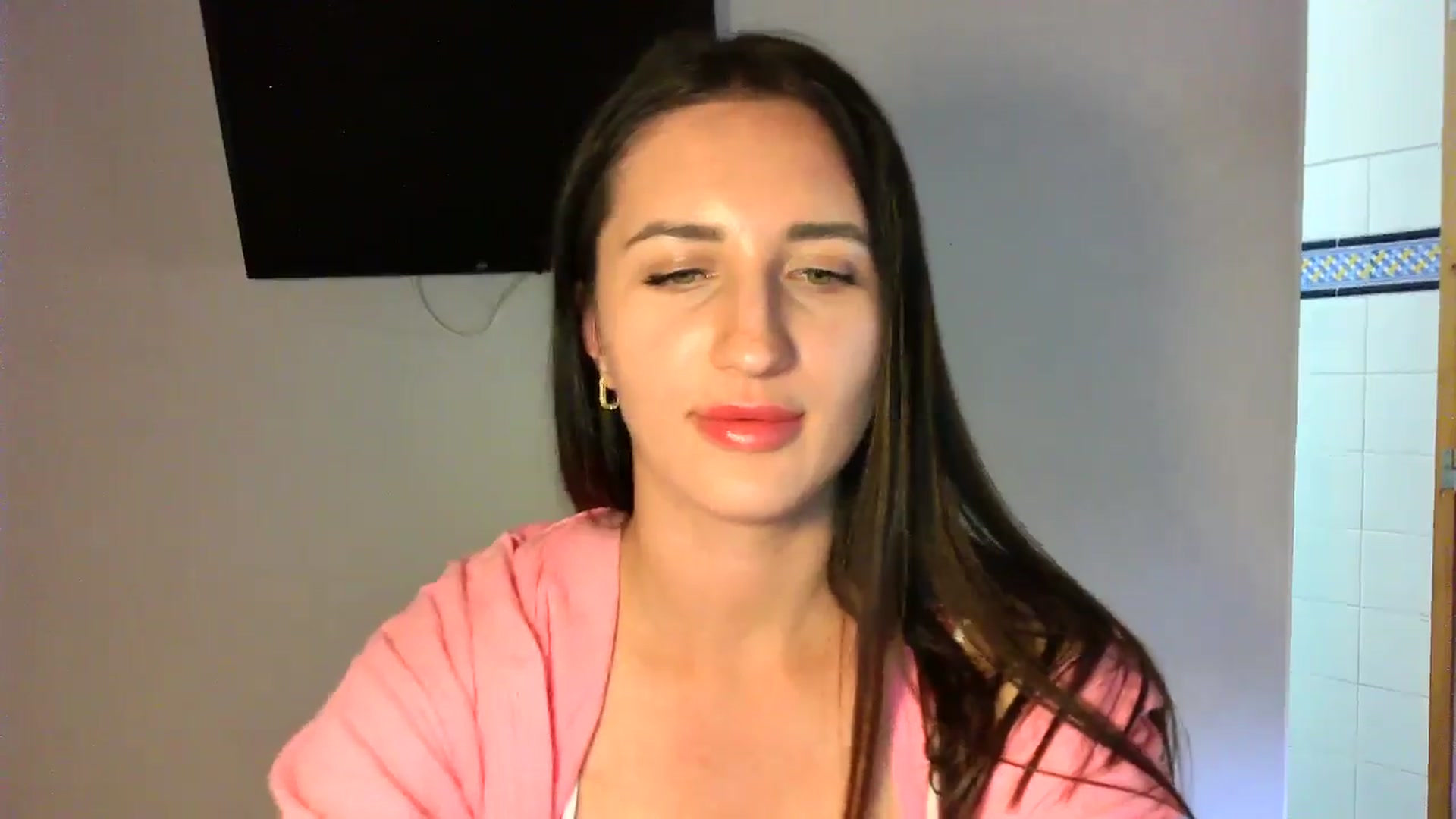 Gallery image thumbnail from Danet's myfreecams stream on, 05/19/2025, 19:01 image 10 of 20