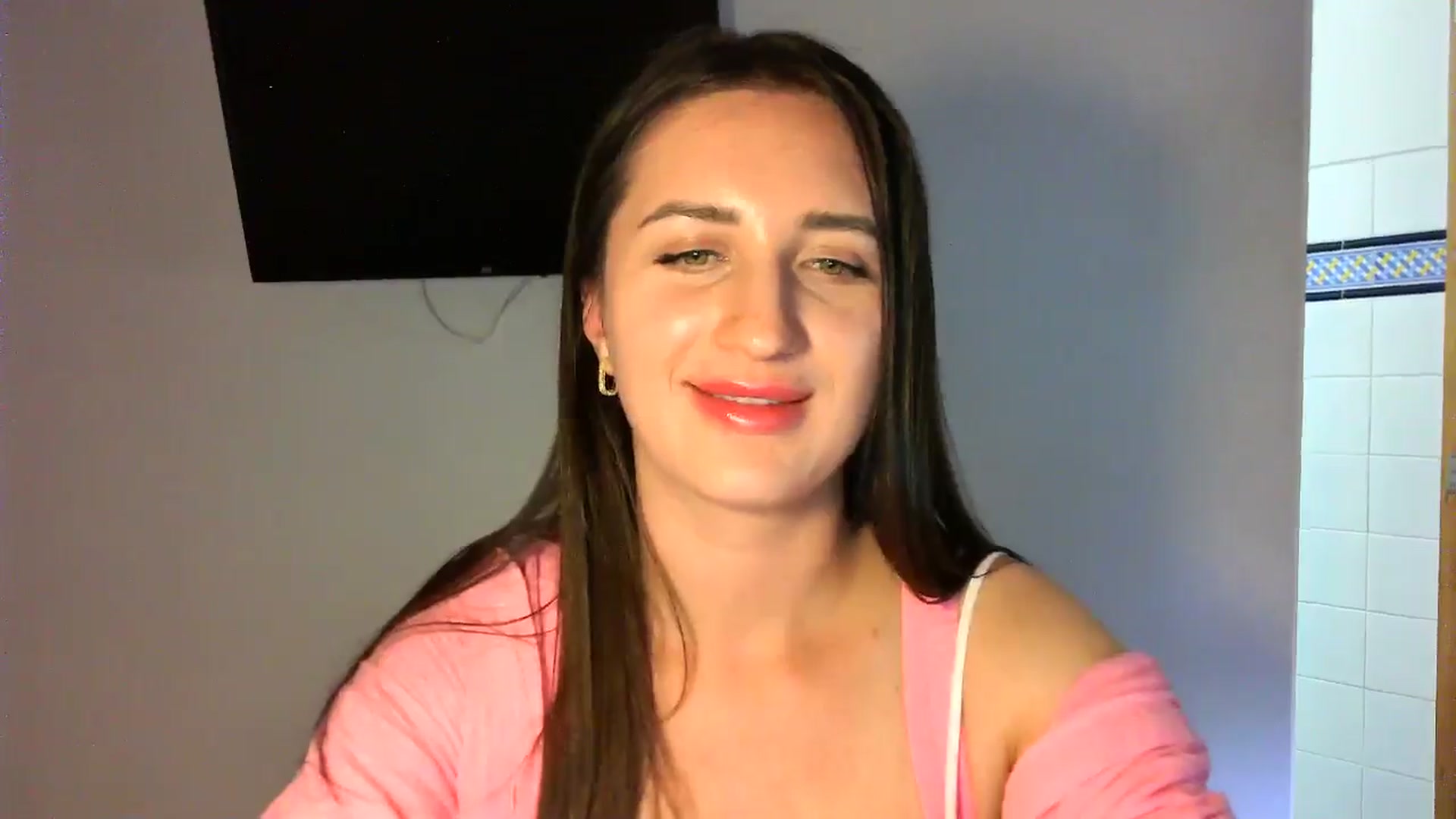 Gallery image thumbnail from Danet's myfreecams stream on, 05/19/2025, 19:01 image 14 of 20