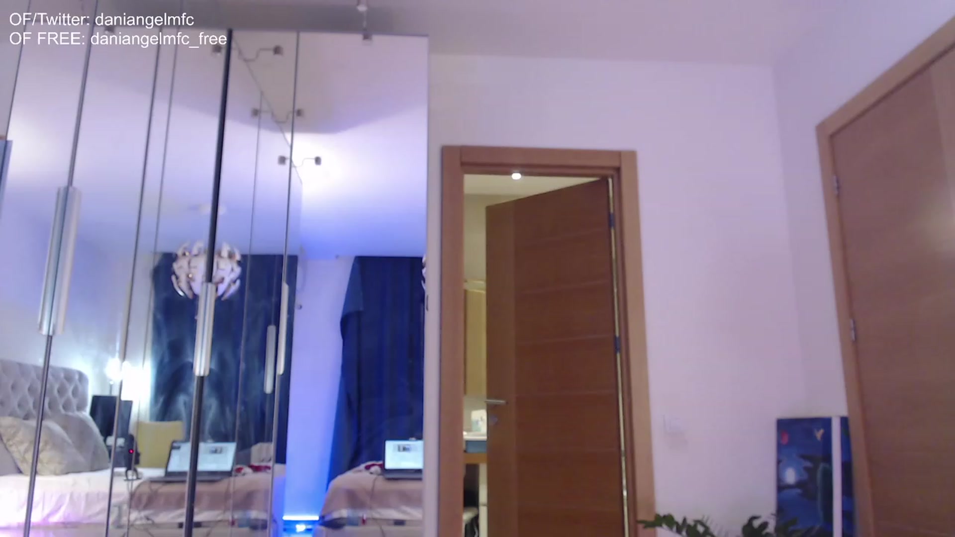 Gallery image thumbnail from DaniAngelMFC's myfreecams stream on, 11/19/2022, 22:43 image 2 of 20