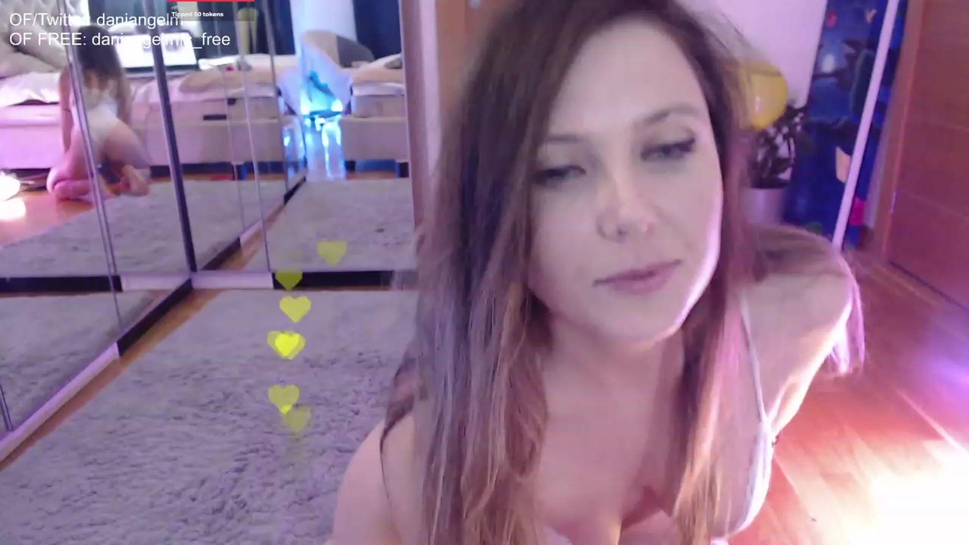 Gallery image thumbnail from DaniAngelMFC's myfreecams stream on, 11/26/2022, 22:40 image 17 of 20
